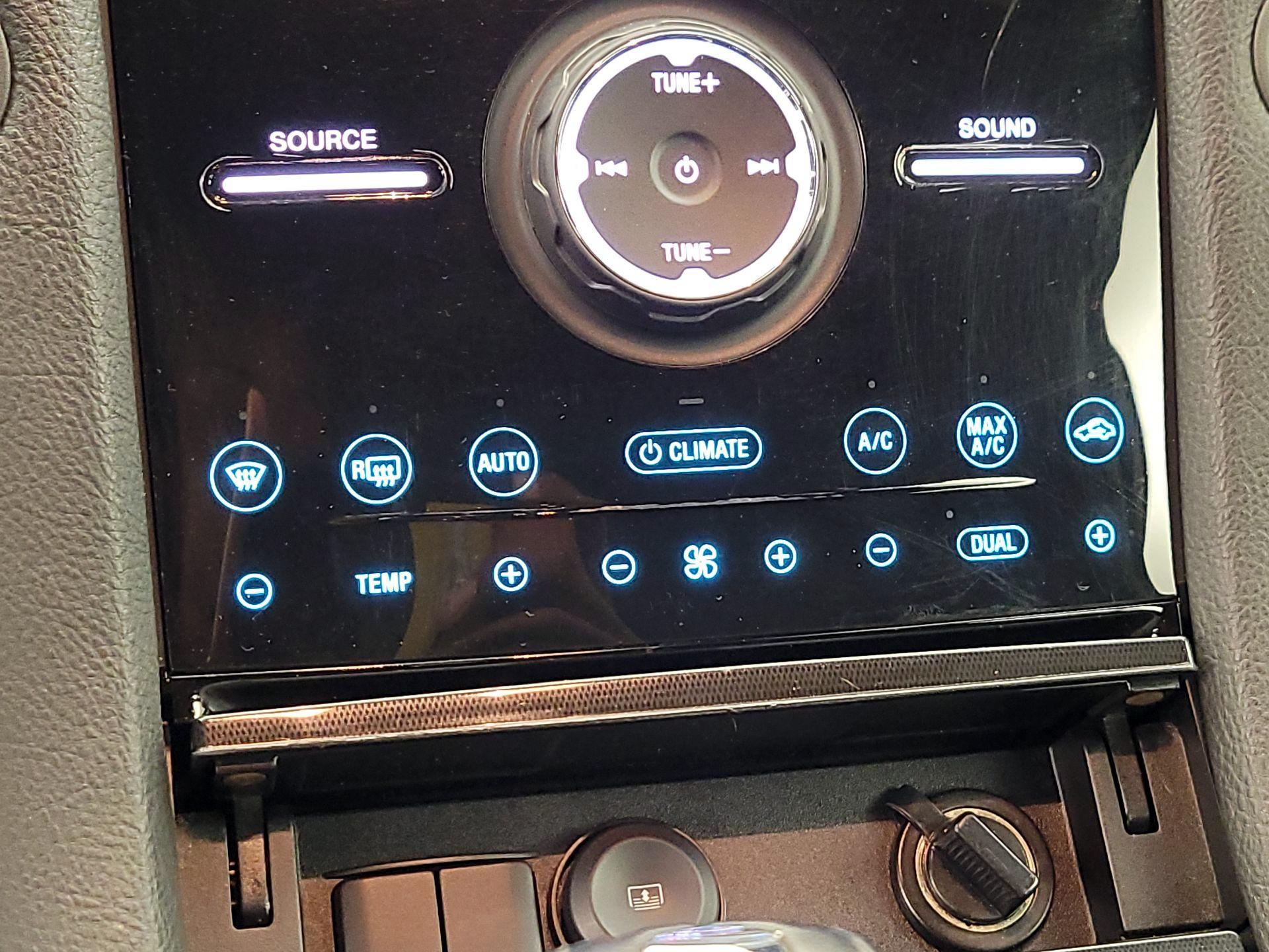 Thumbnail: 2016 Ford Taurus - 16