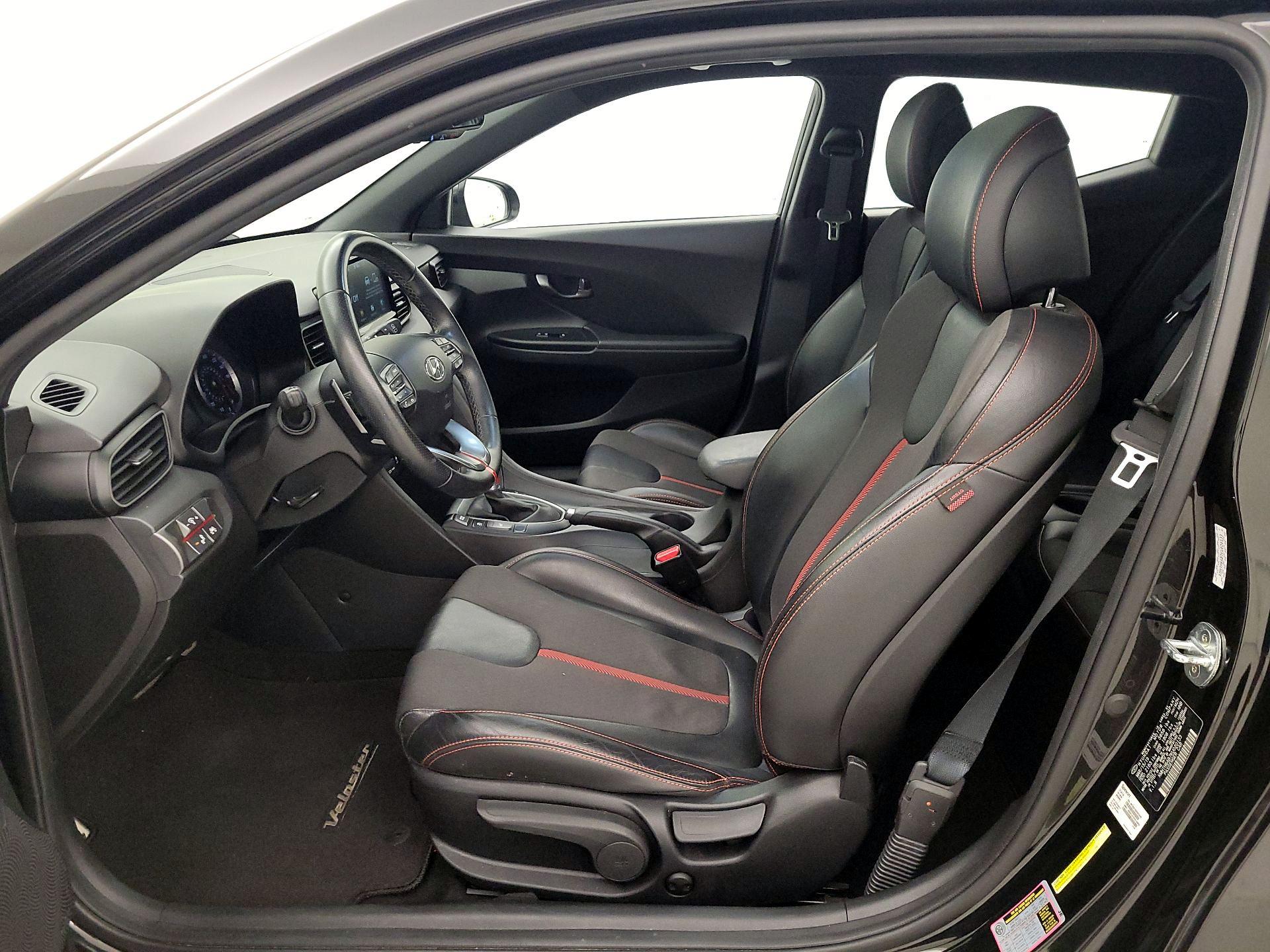 Thumbnail: 2019 Hyundai Veloster - 11