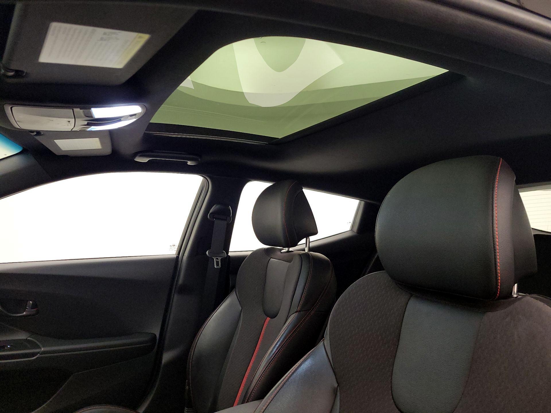 Thumbnail: 2019 Hyundai Veloster - 19