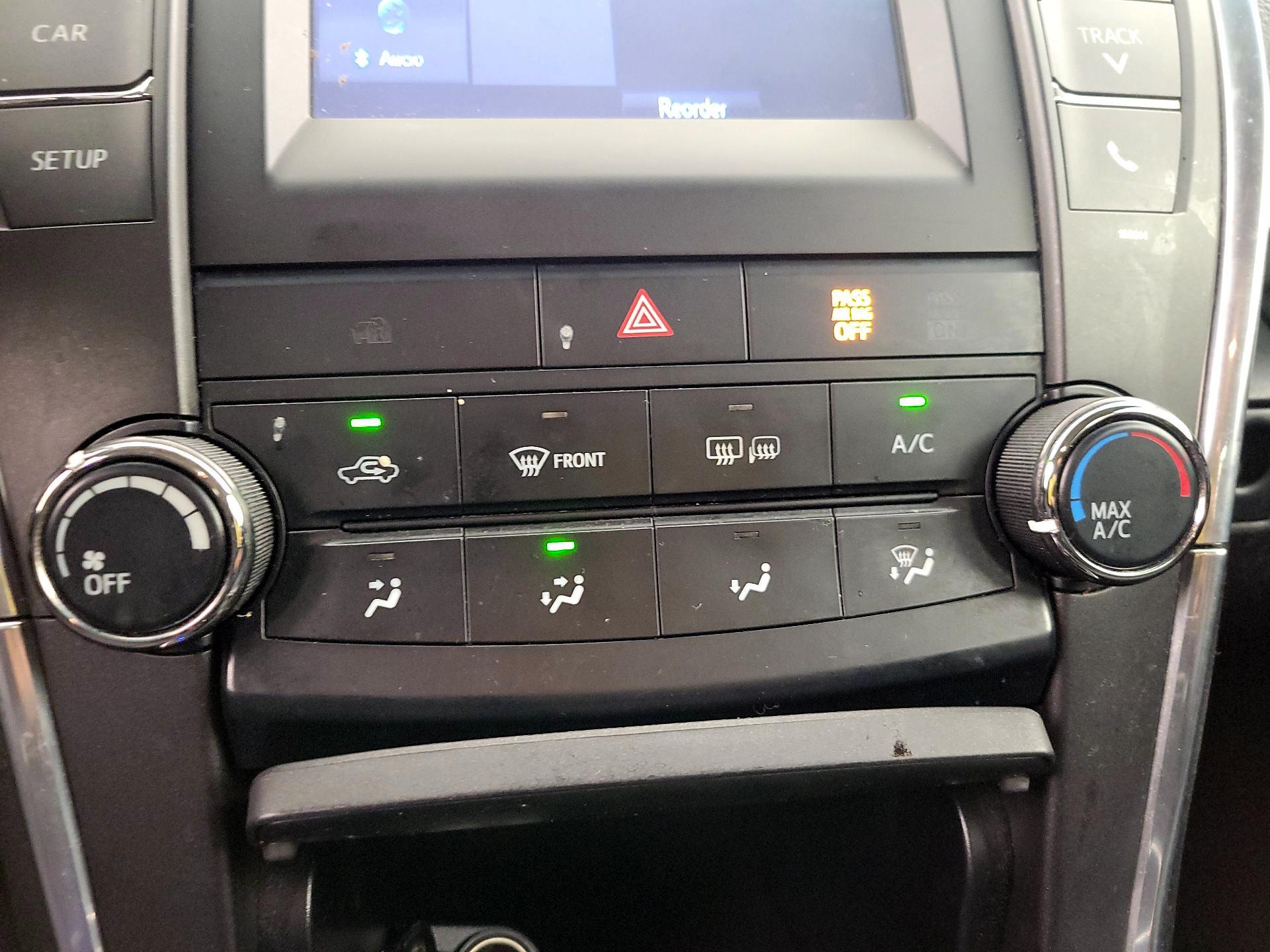 Thumbnail: 2017 Toyota Camry - 16