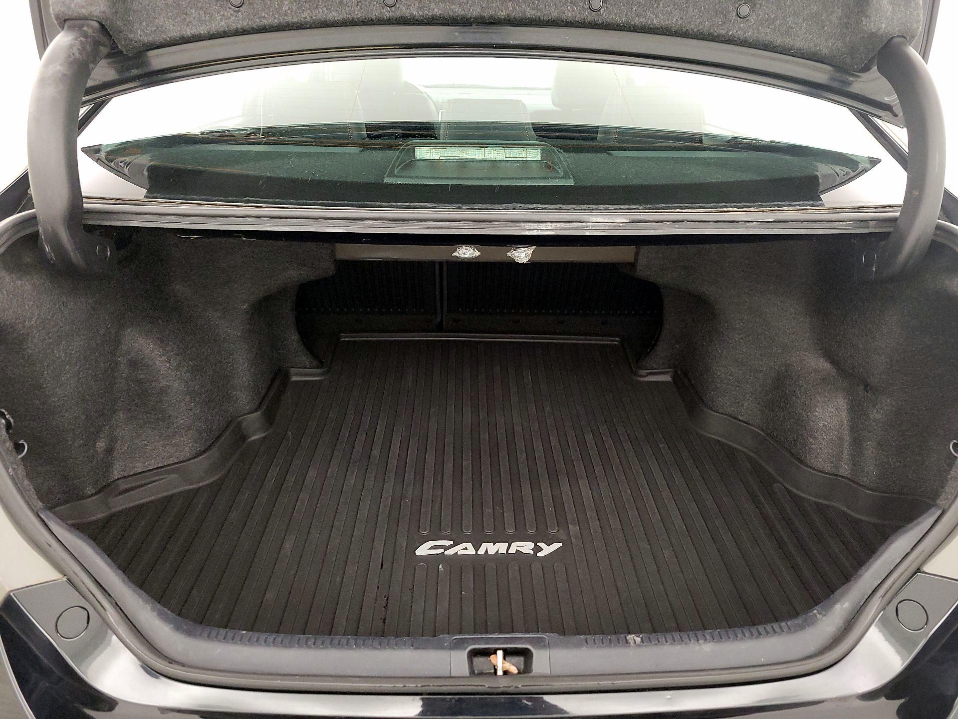 Thumbnail: 2017 Toyota Camry - 20