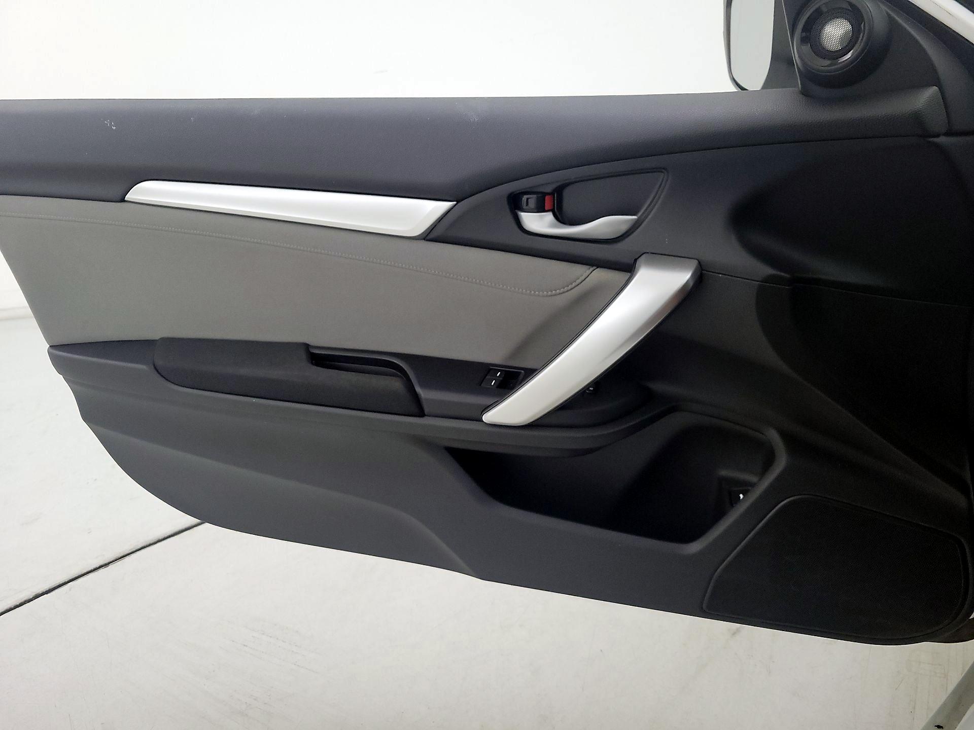 Thumbnail: 2016 Honda Civic - 12