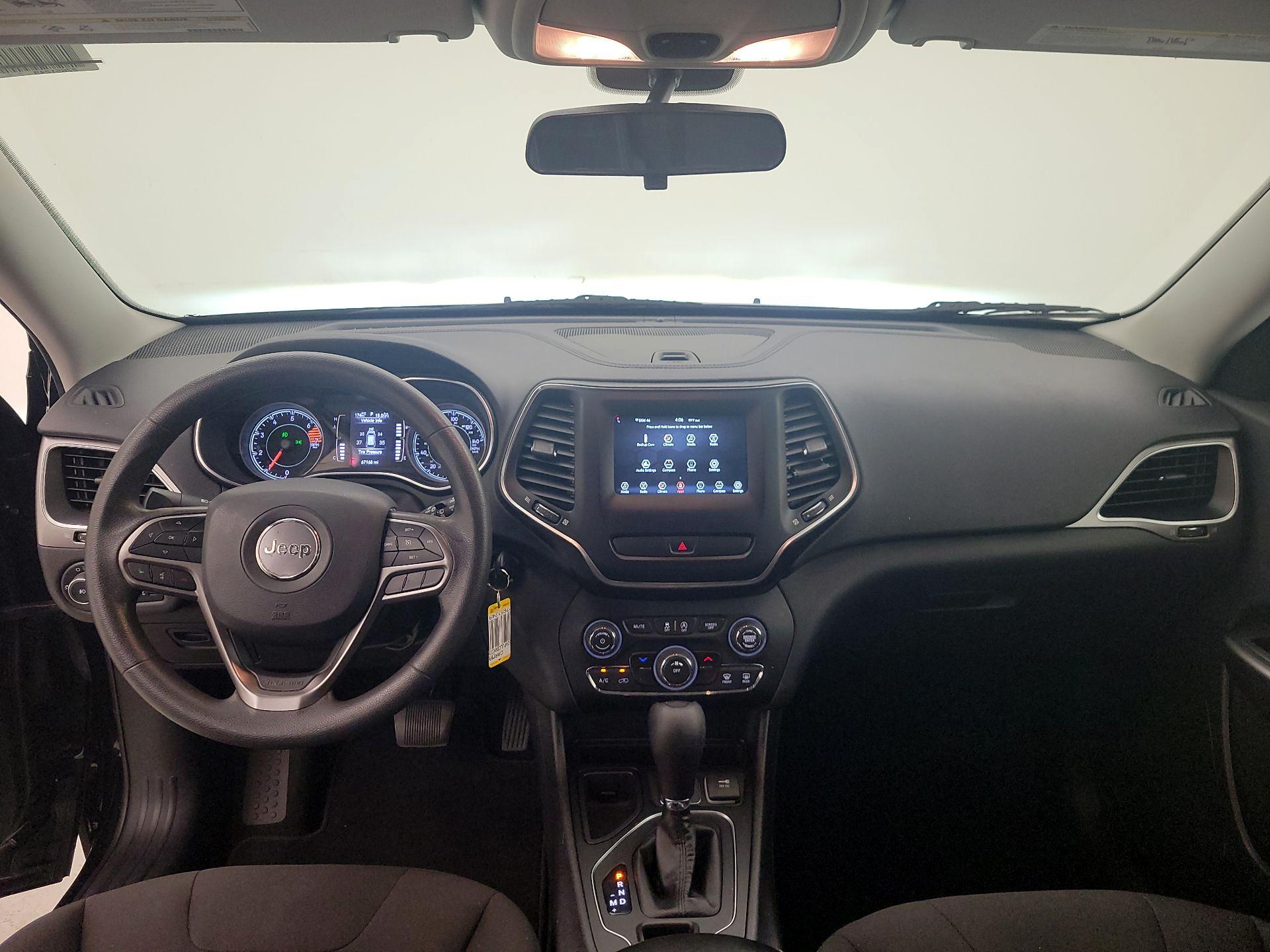 Thumbnail: 2019 Jeep Cherokee - 9