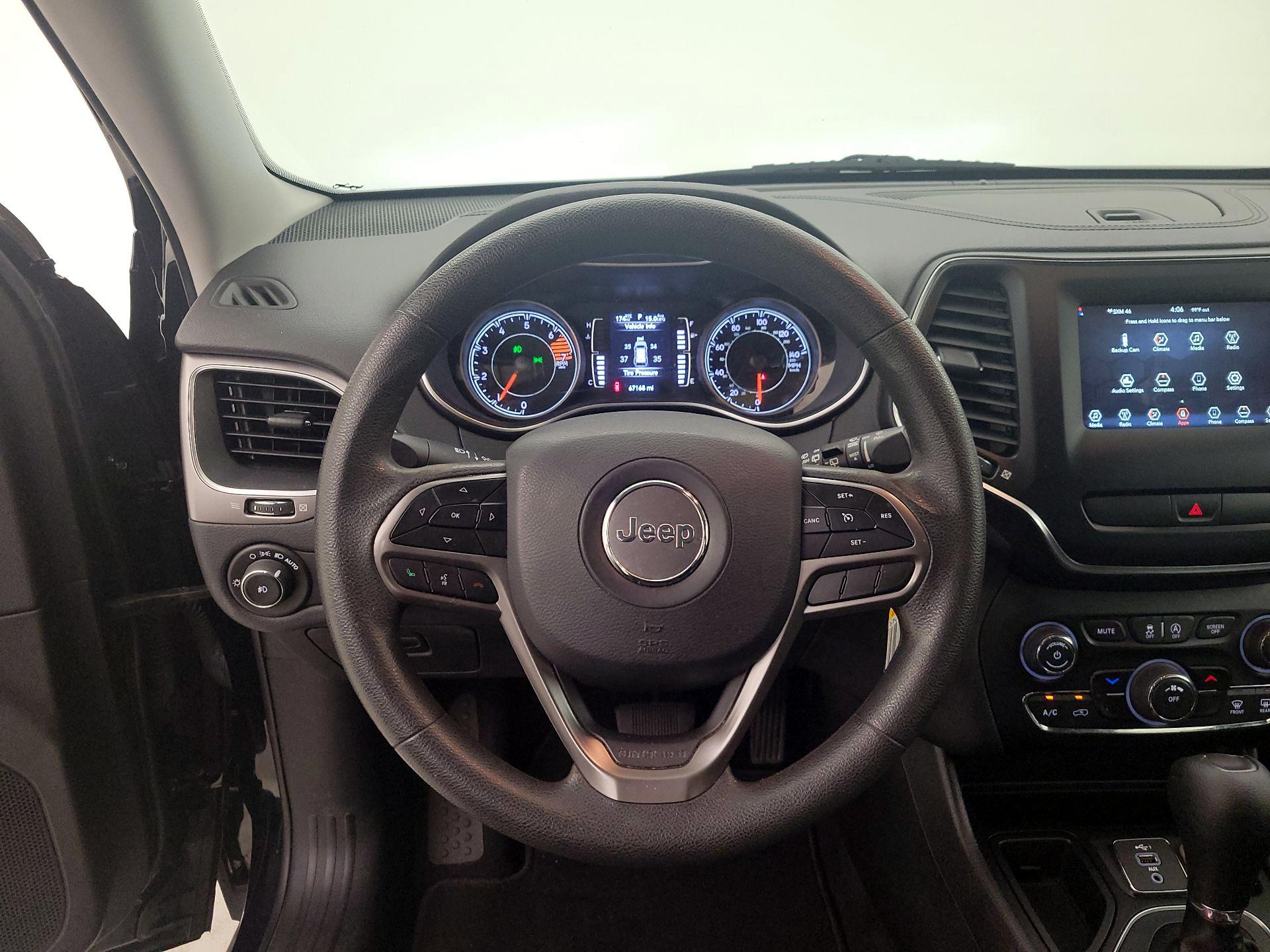 Thumbnail: 2019 Jeep Cherokee - 10