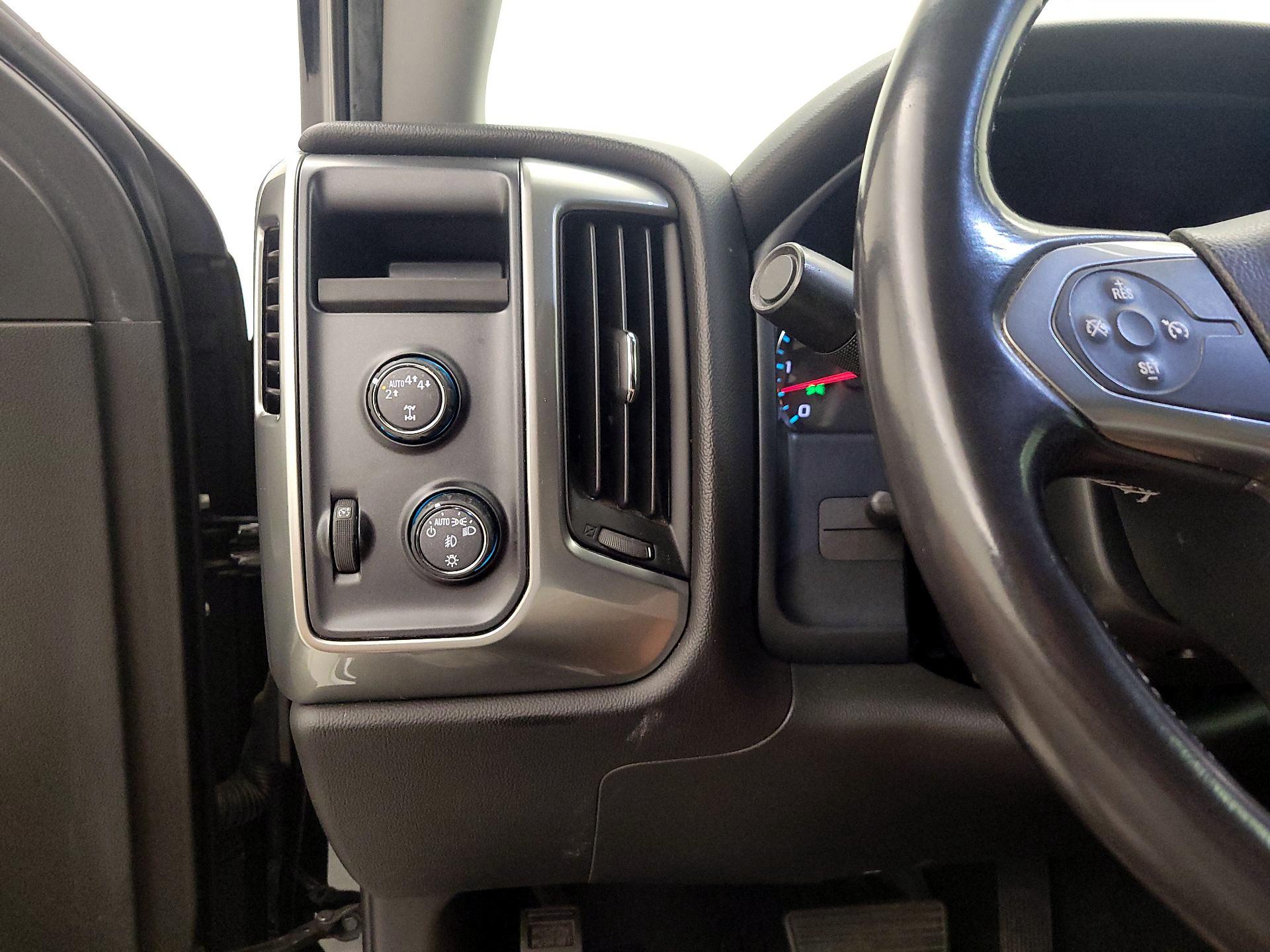 Thumbnail: 2018 Chevrolet Silverado 1500 - 13