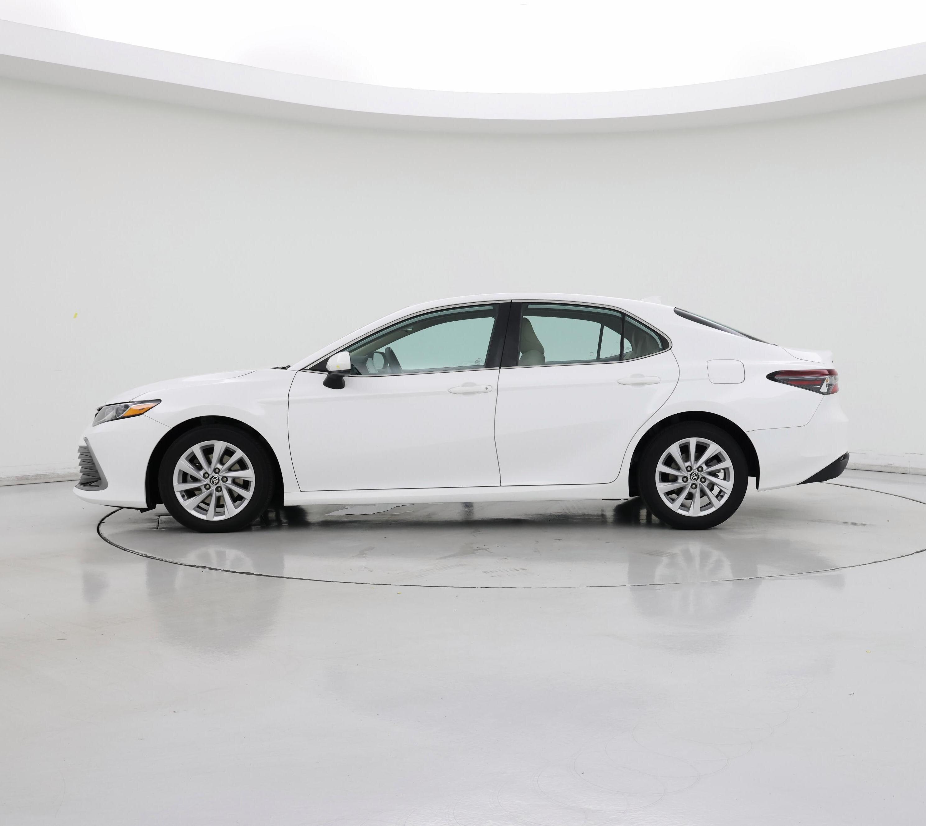 Thumbnail: 2022 Toyota Camry - 3