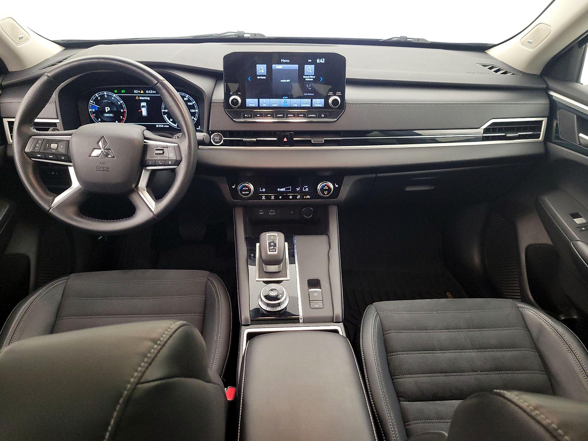 Thumbnail: 2022 Mitsubishi Outlander - 9