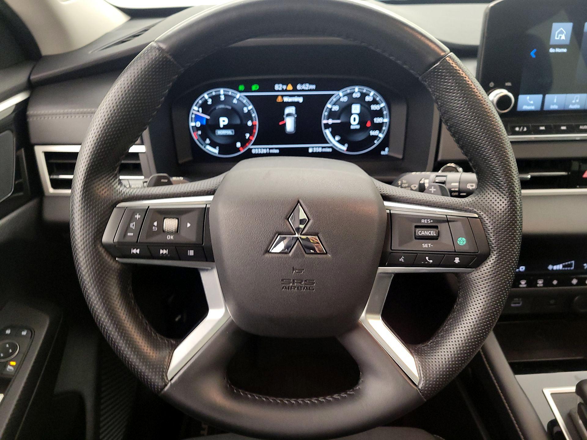 Thumbnail: 2022 Mitsubishi Outlander - 10