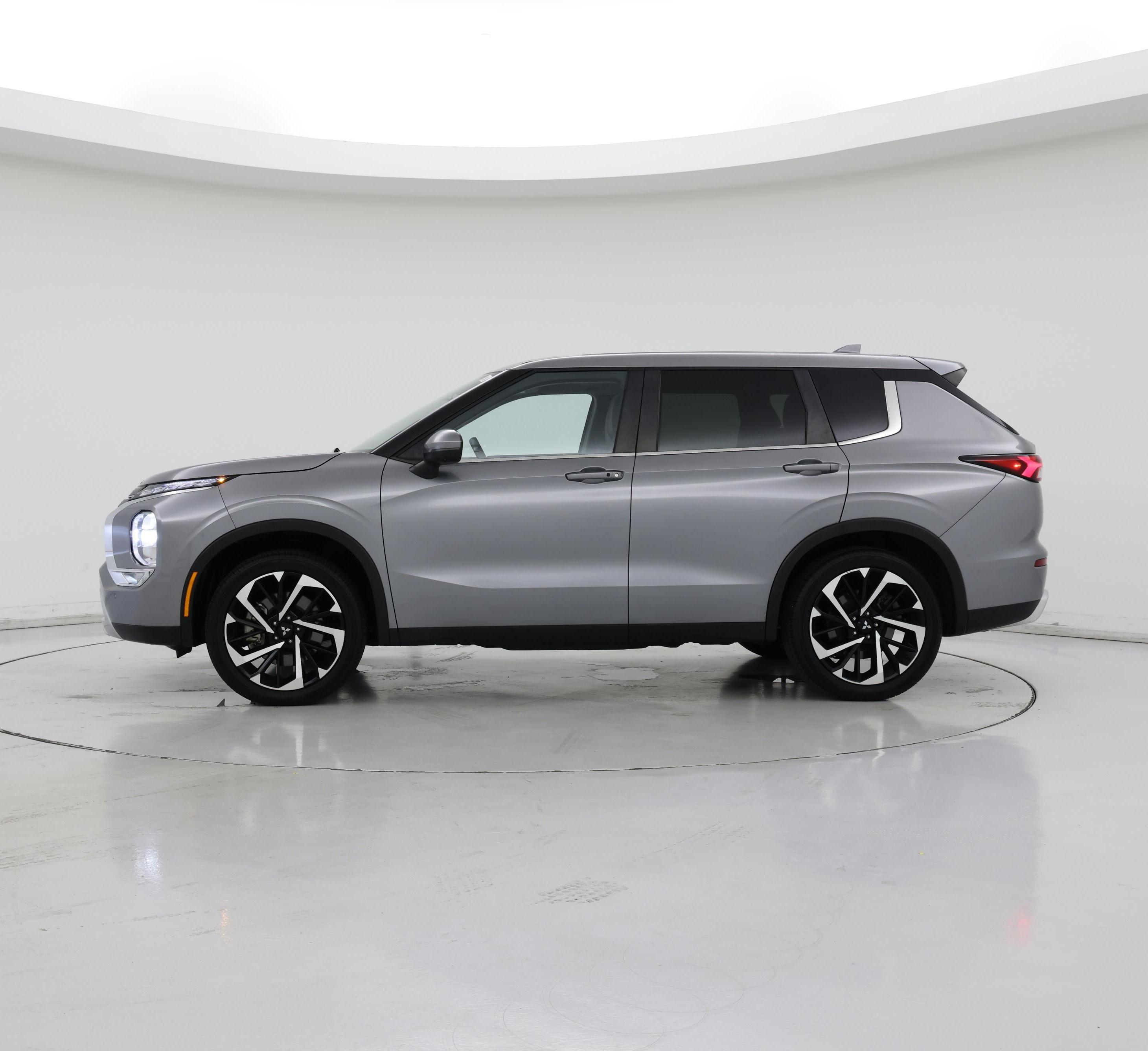 Thumbnail: 2022 Mitsubishi Outlander - 3