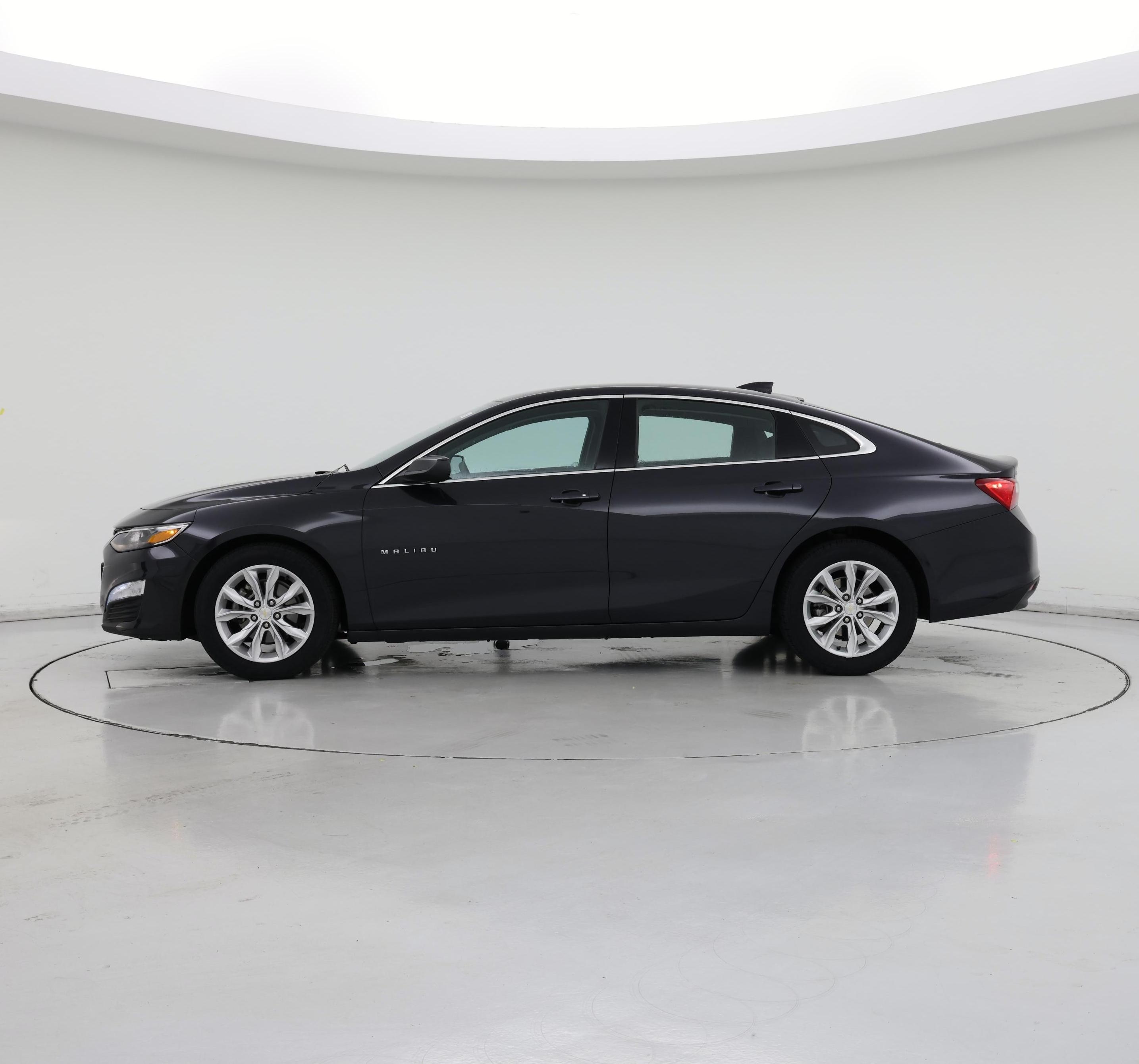 Thumbnail: 2023 Chevrolet Malibu - 3