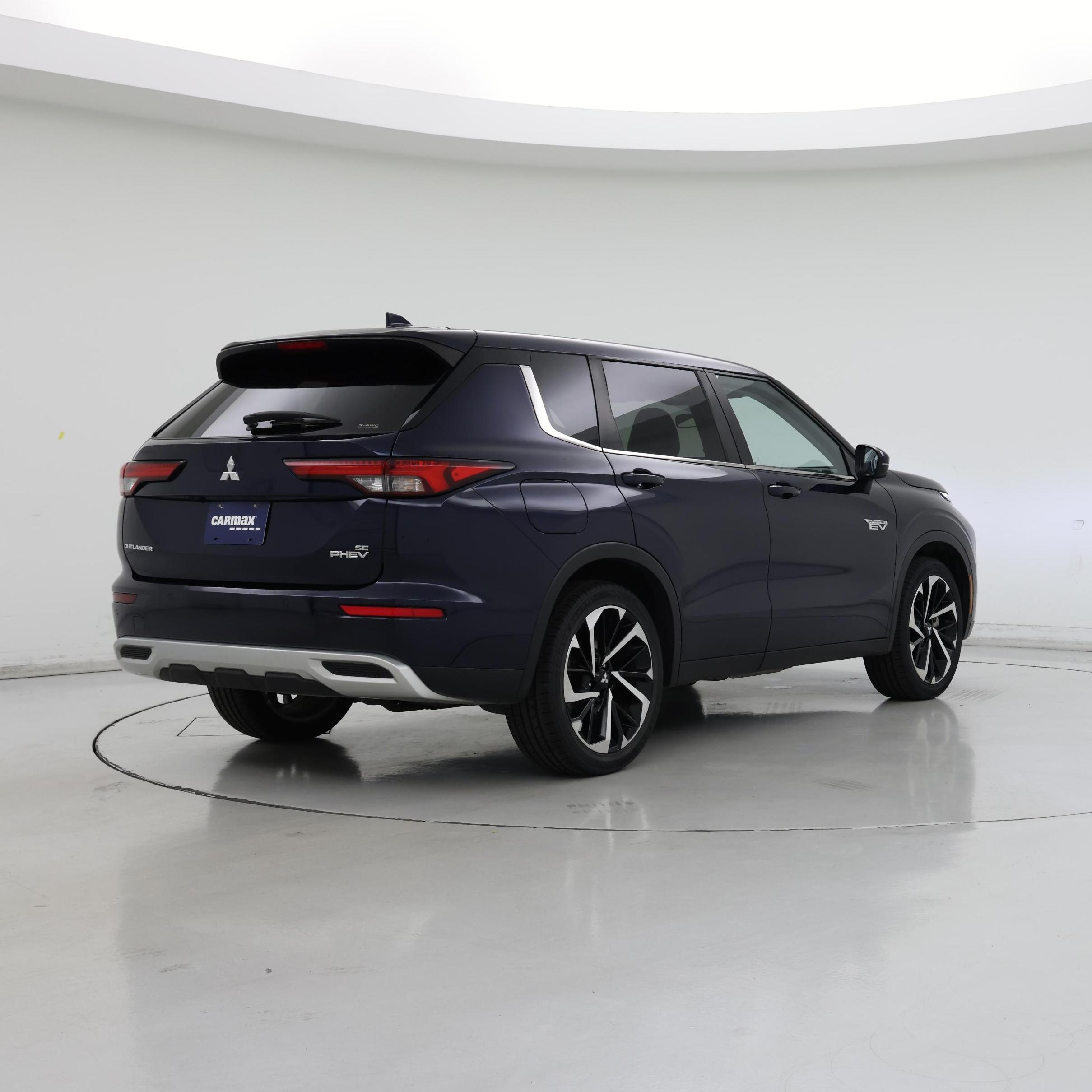 Thumbnail: 2023 Mitsubishi Outlander - 8