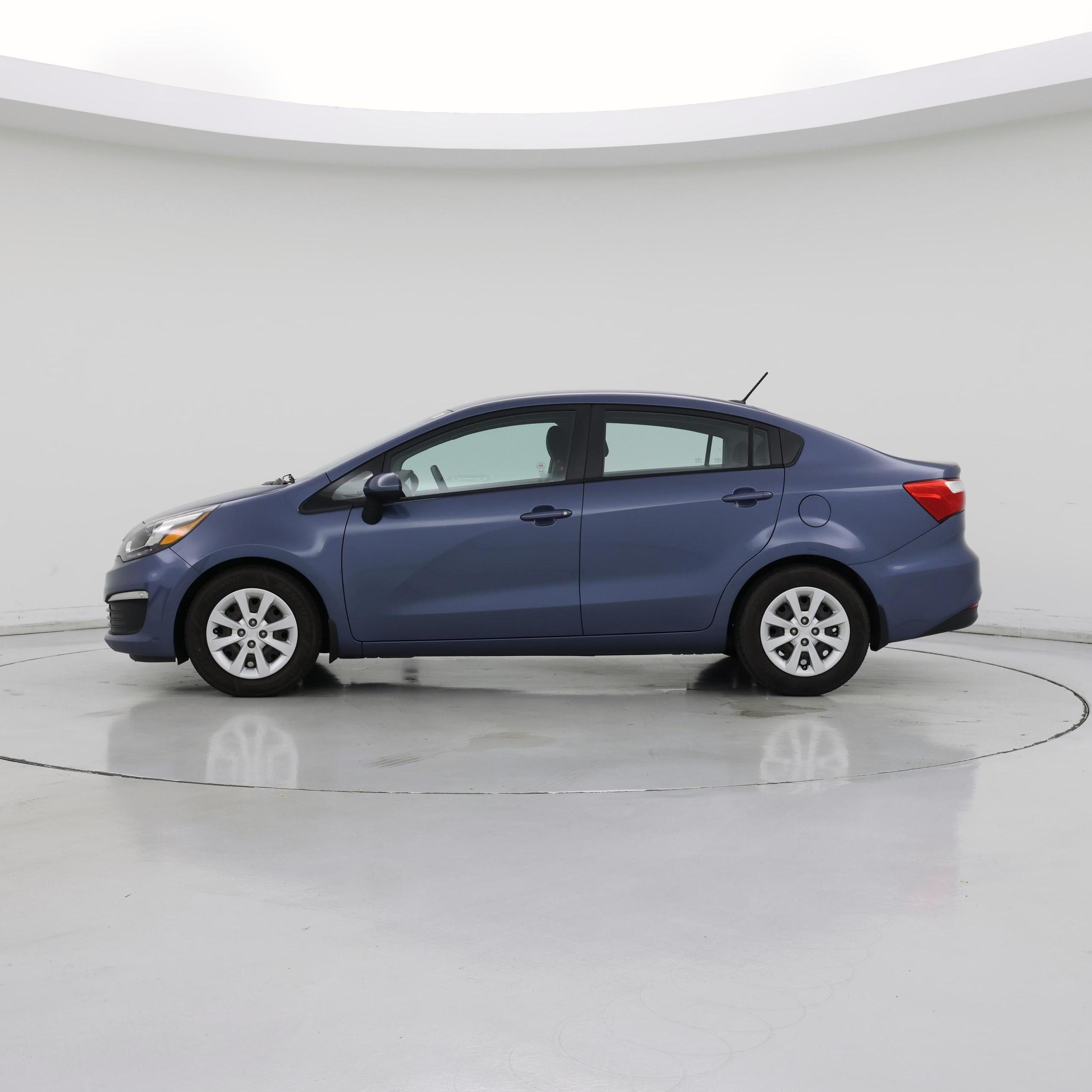 Thumbnail: 2016 Kia Rio - 3