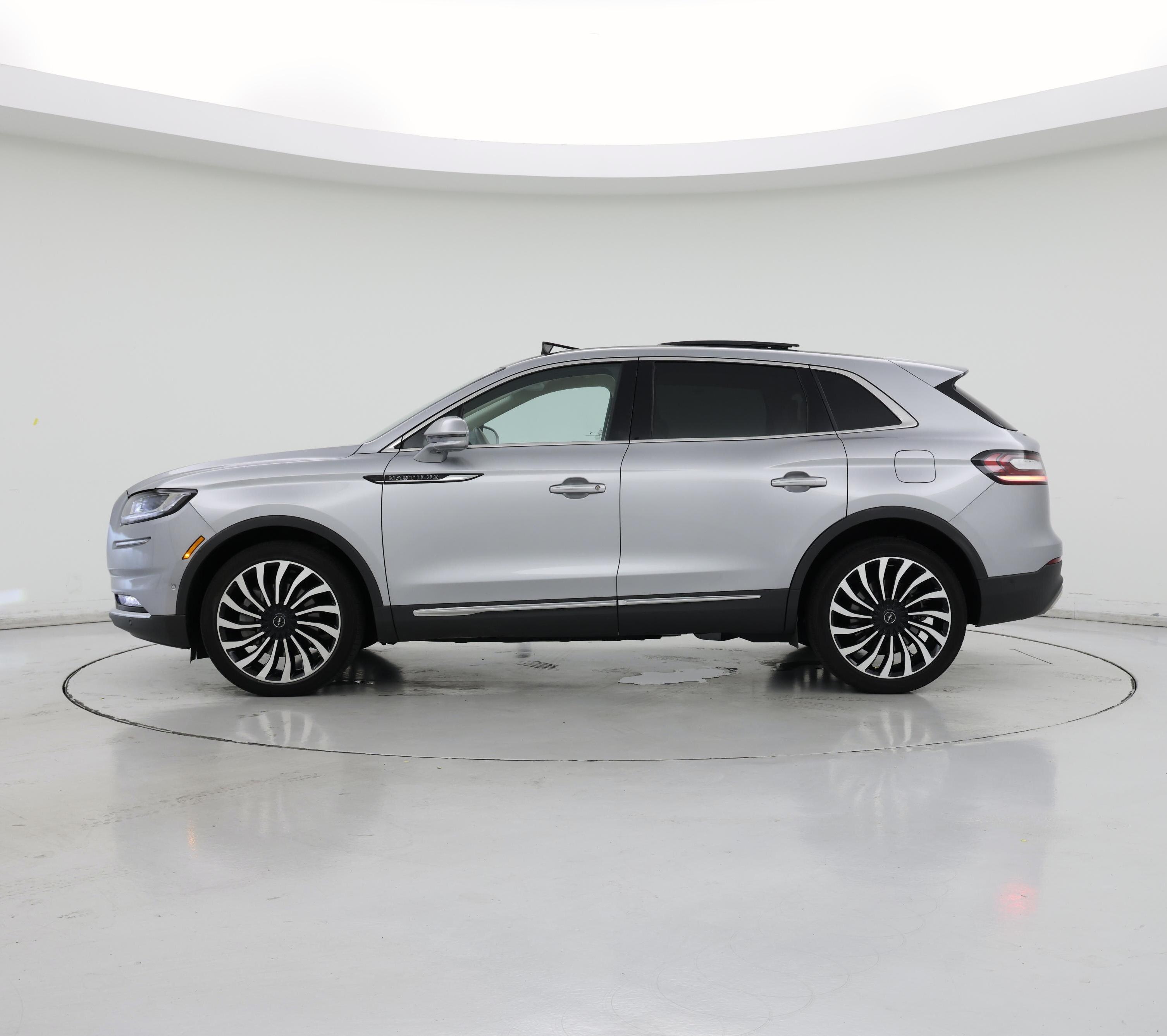 Thumbnail: 2021 Lincoln Nautilus - 3
