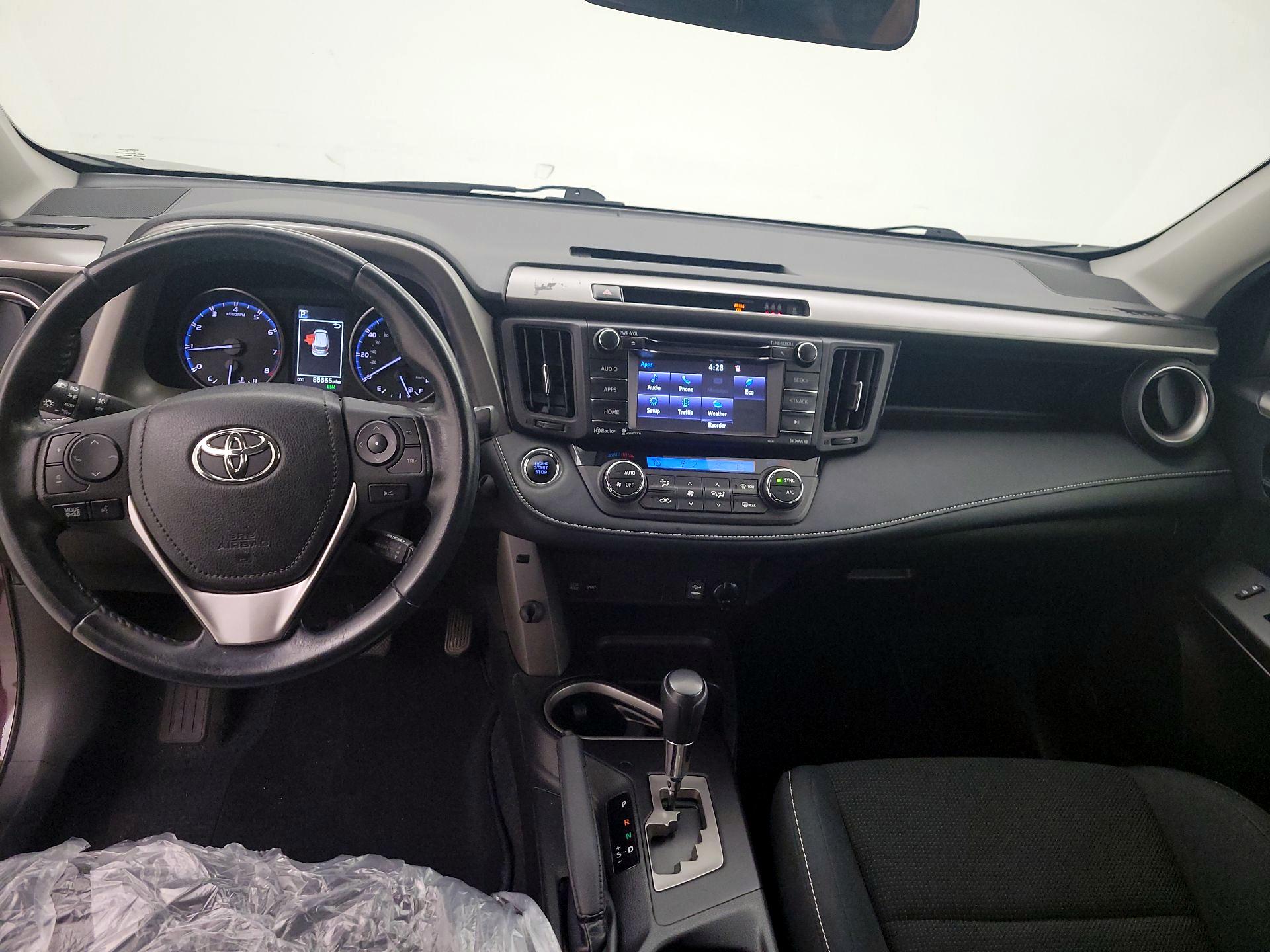 Thumbnail: 2018 Toyota RAV4 - 9