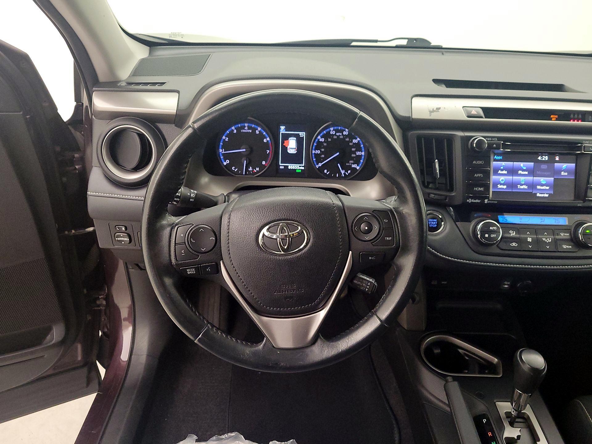 Thumbnail: 2018 Toyota RAV4 - 10