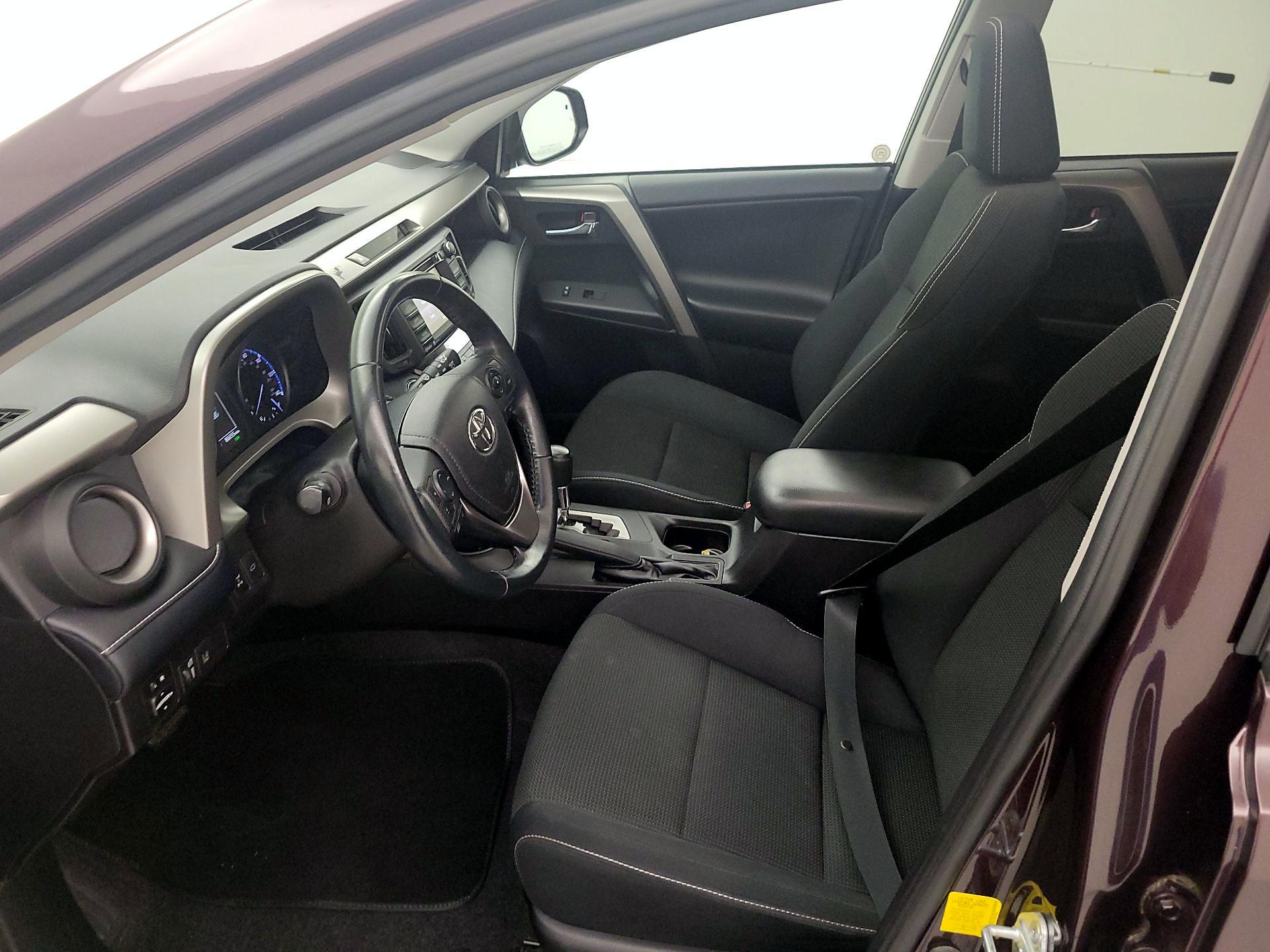Thumbnail: 2018 Toyota RAV4 - 11