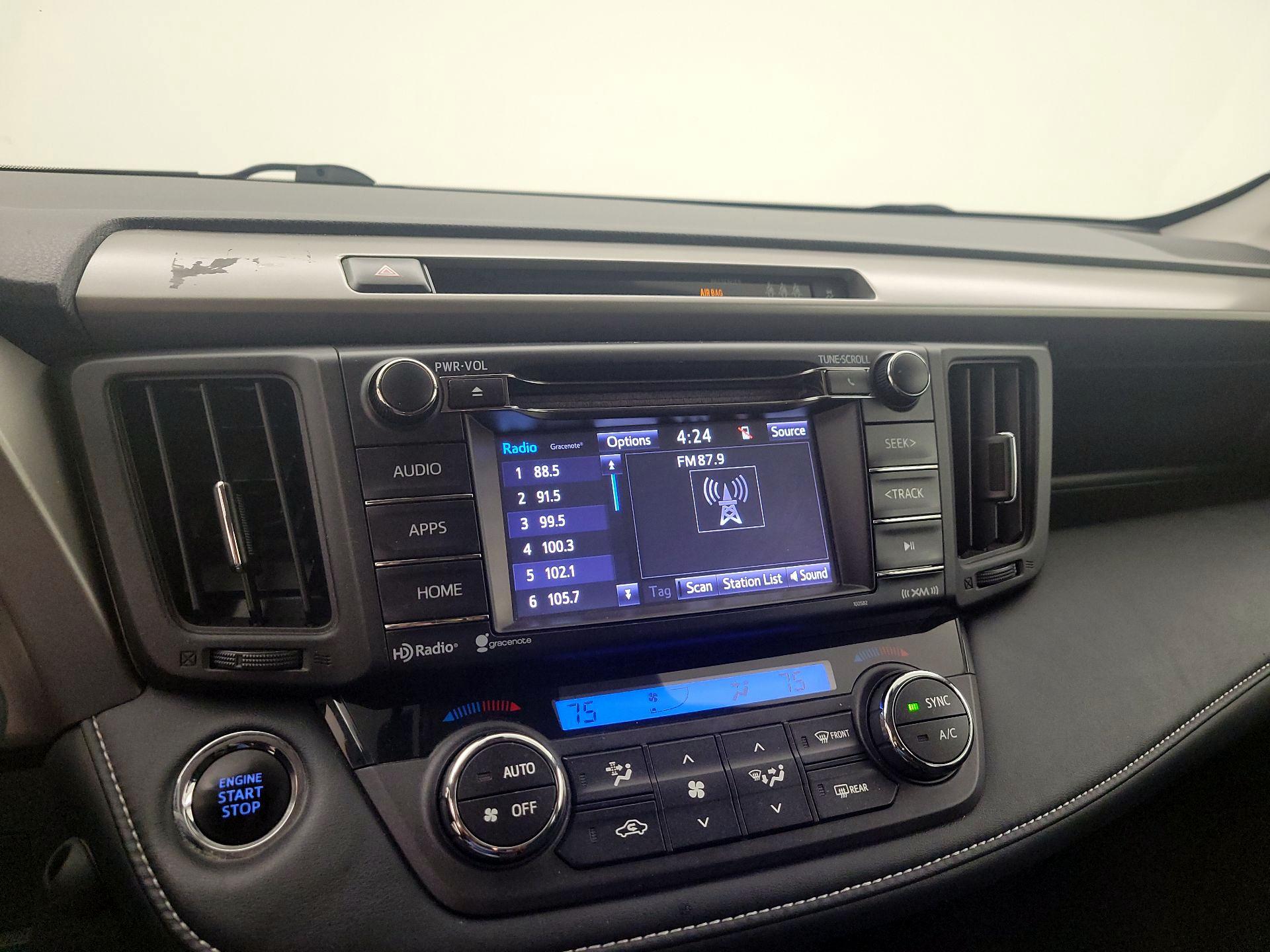 Thumbnail: 2018 Toyota RAV4 - 15
