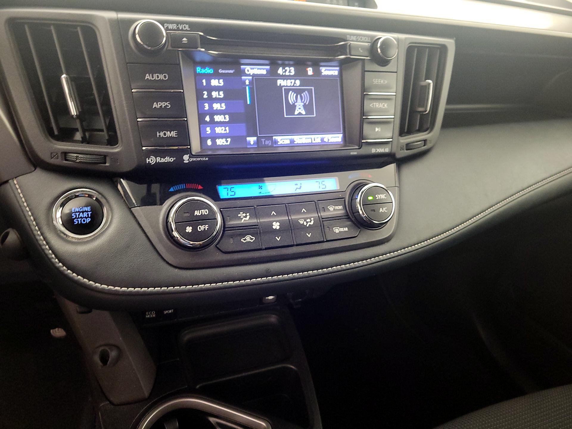 Thumbnail: 2018 Toyota RAV4 - 16