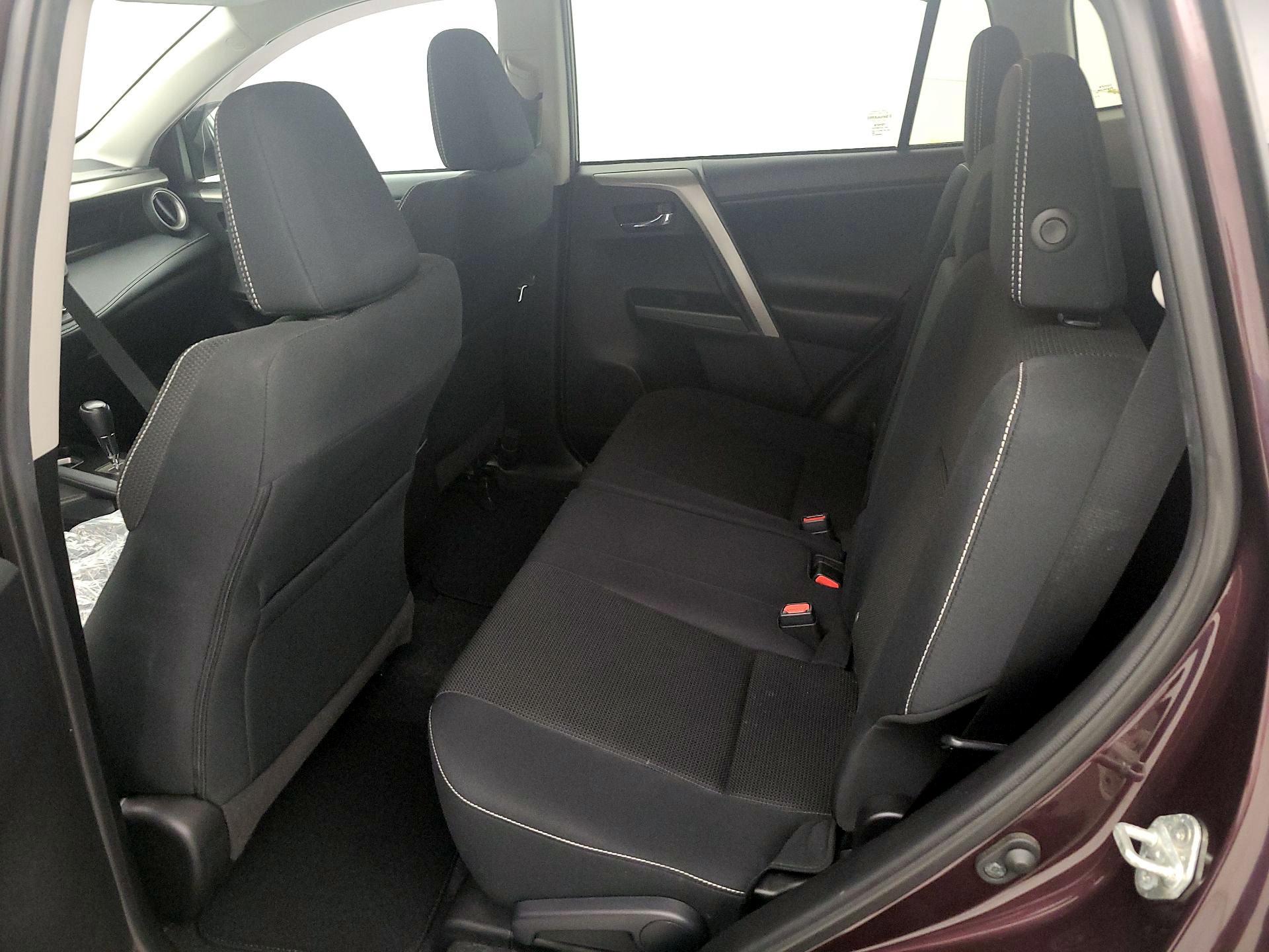 Thumbnail: 2018 Toyota RAV4 - 20