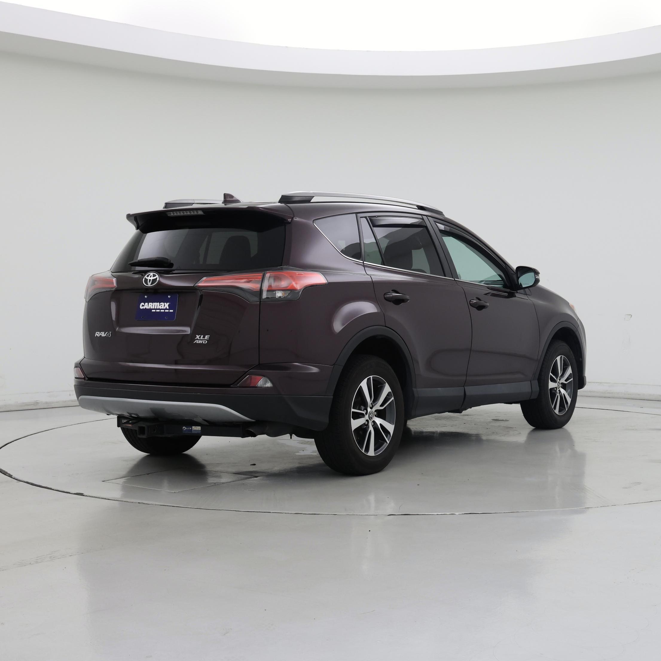 Thumbnail: 2018 Toyota RAV4 - 8