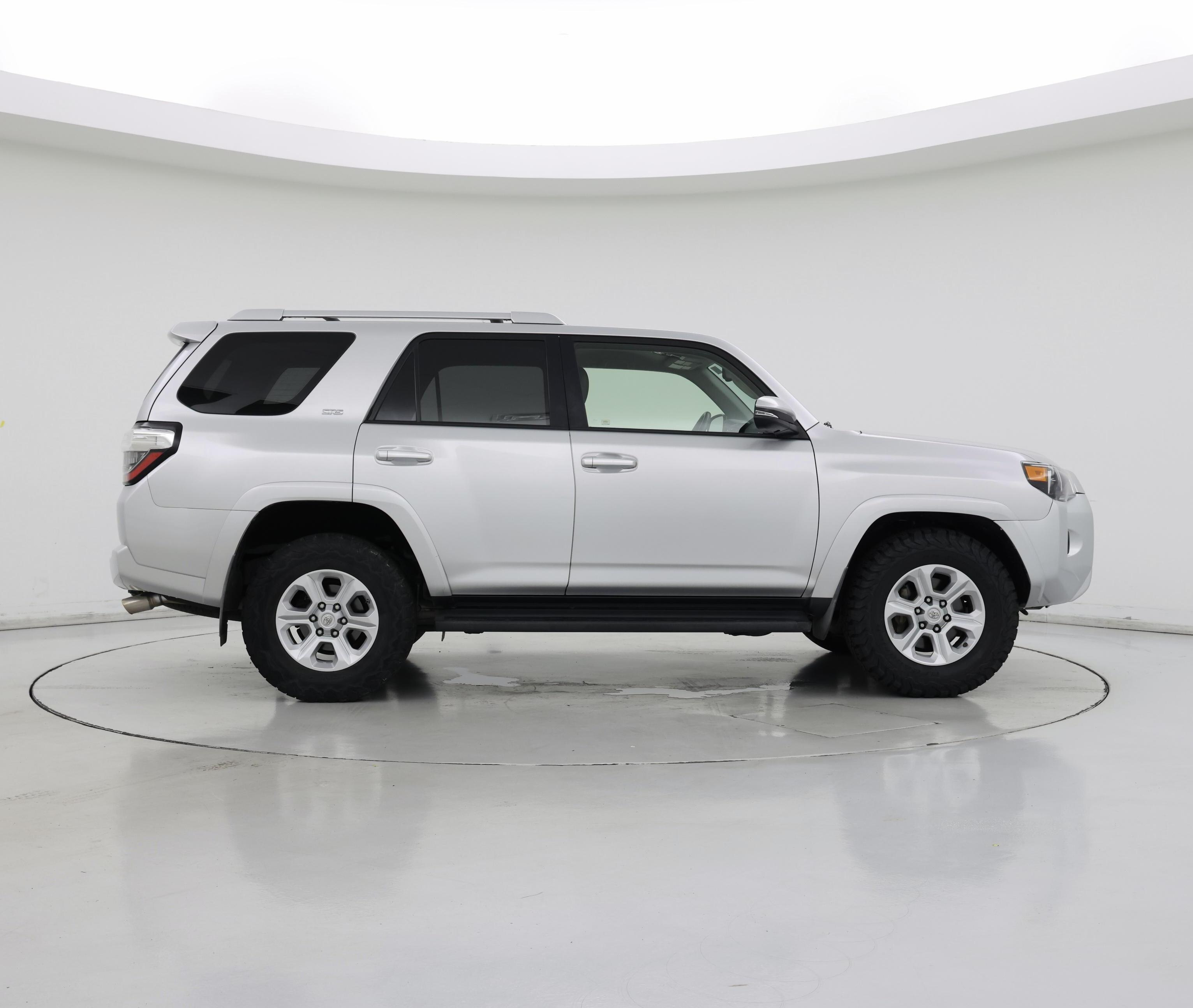 Thumbnail: 2017 Toyota 4Runner - 7