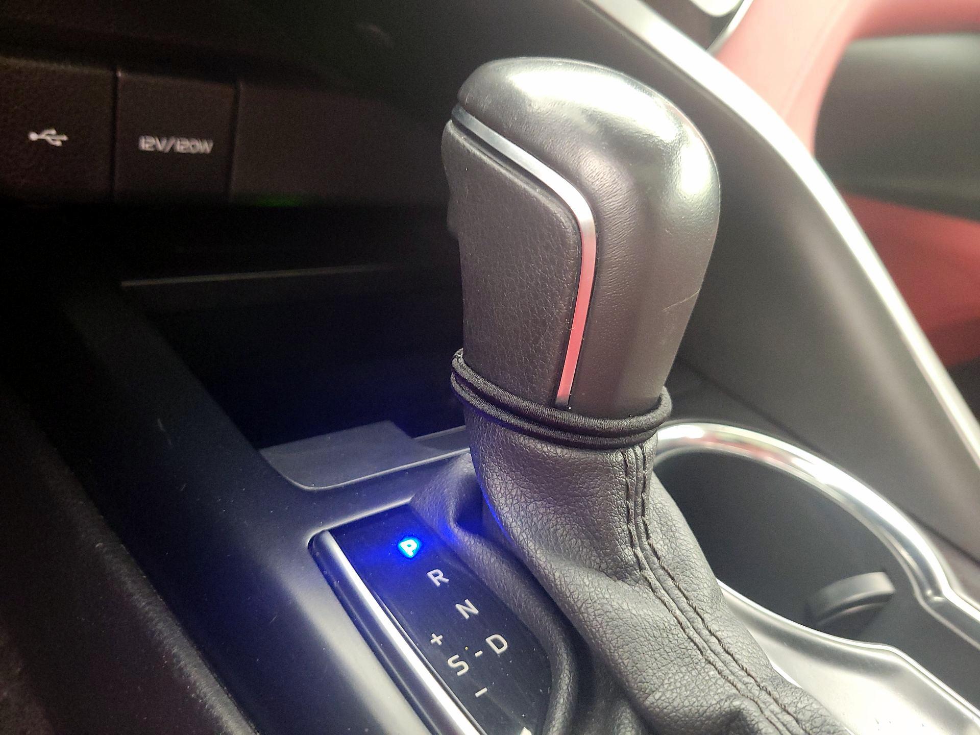 Thumbnail: 2020 Toyota Camry - 17