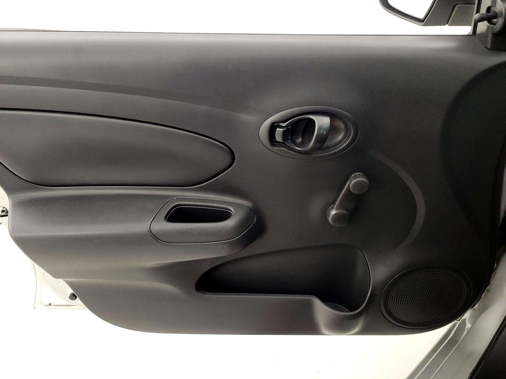 Thumbnail: 2014 Nissan Versa - 12