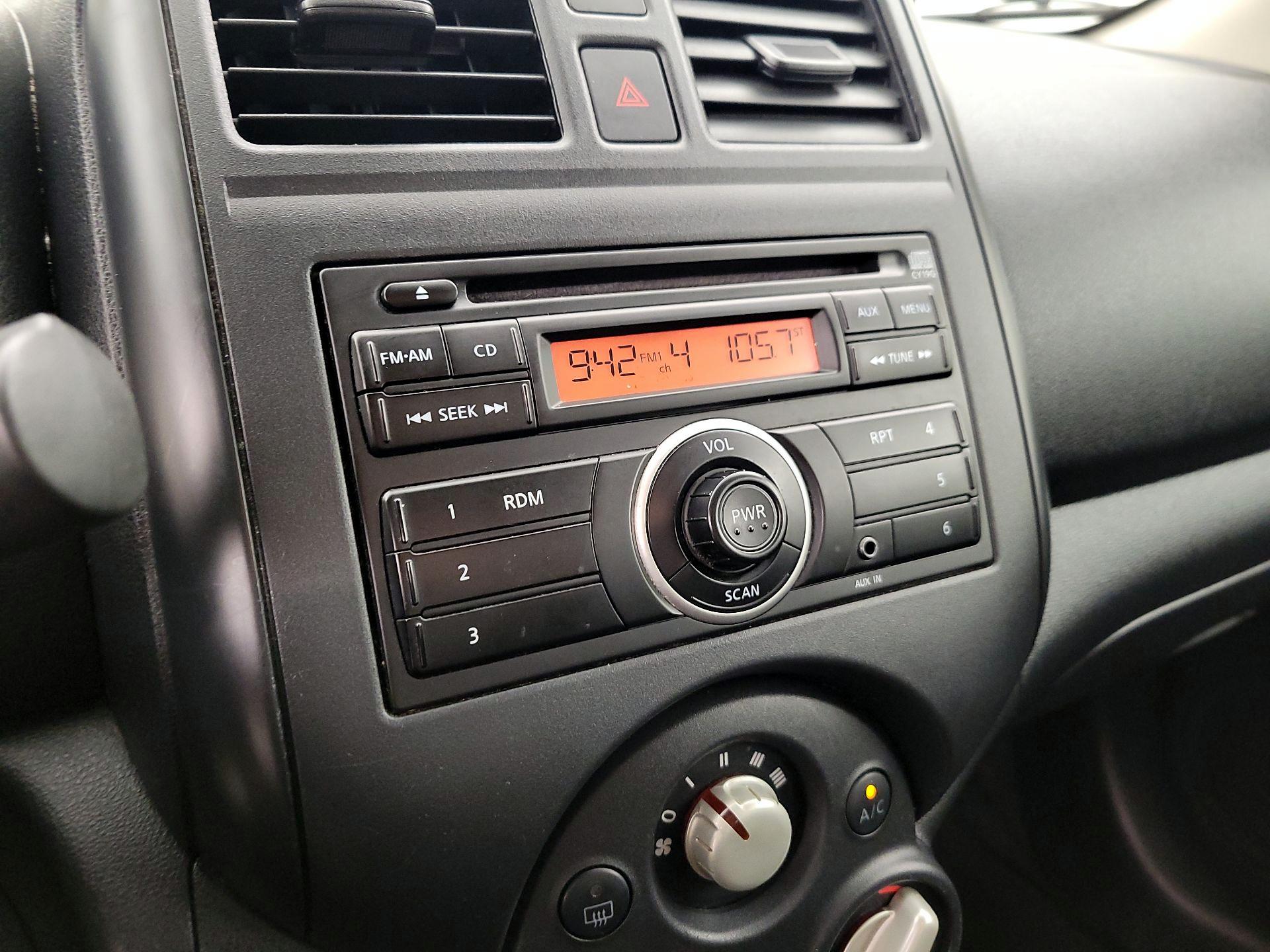 Thumbnail: 2014 Nissan Versa - 14