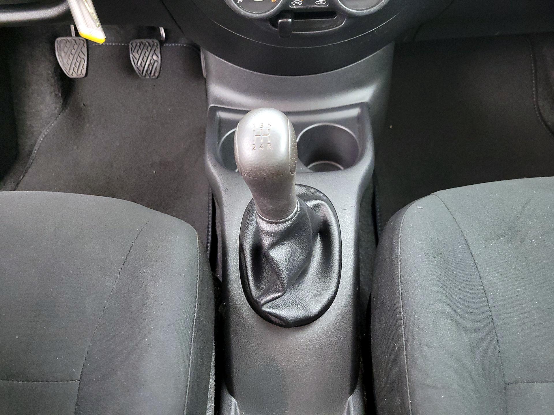 Thumbnail: 2014 Nissan Versa - 16