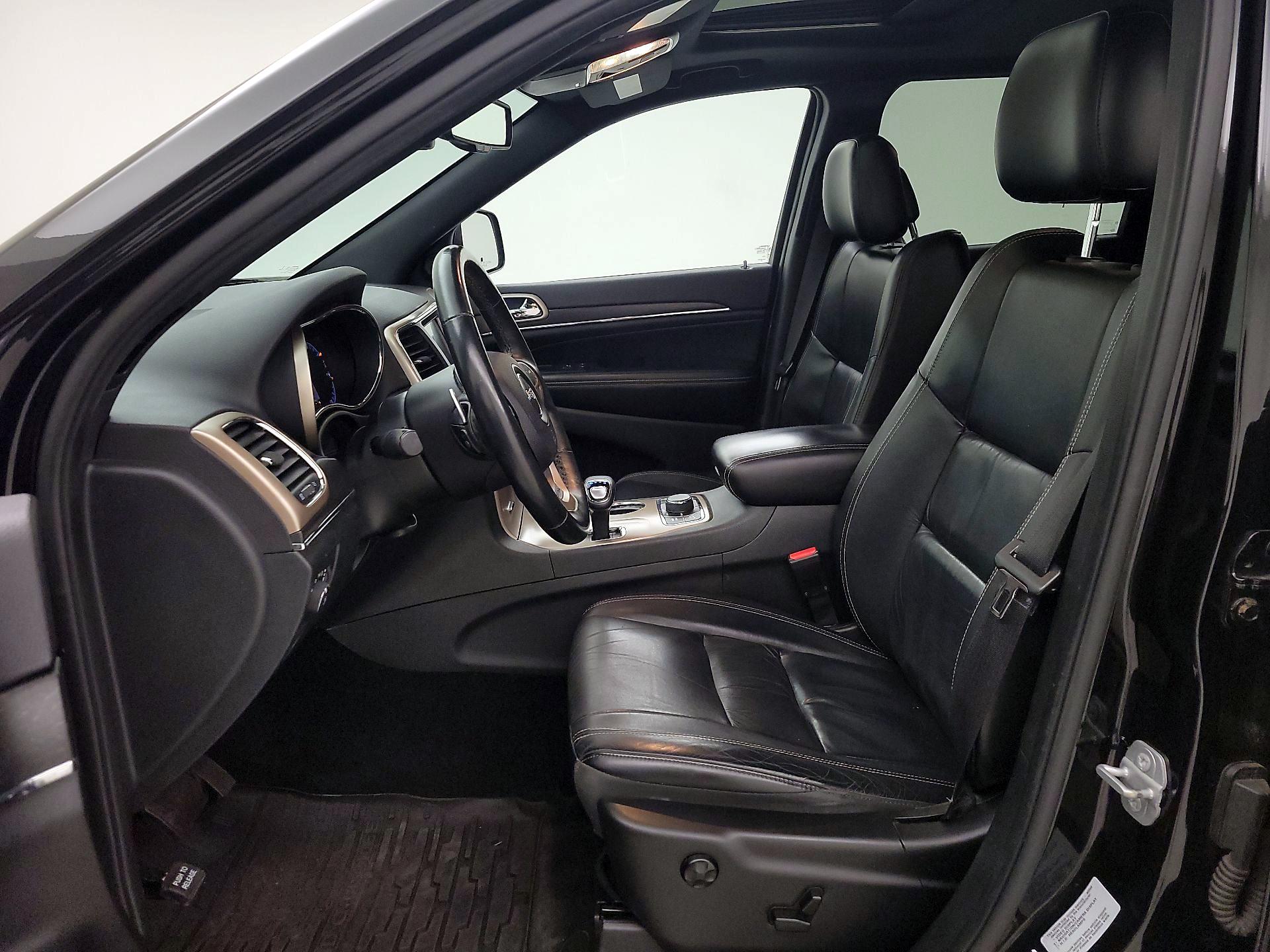 Thumbnail: 2015 Jeep Grand Cherokee - 11