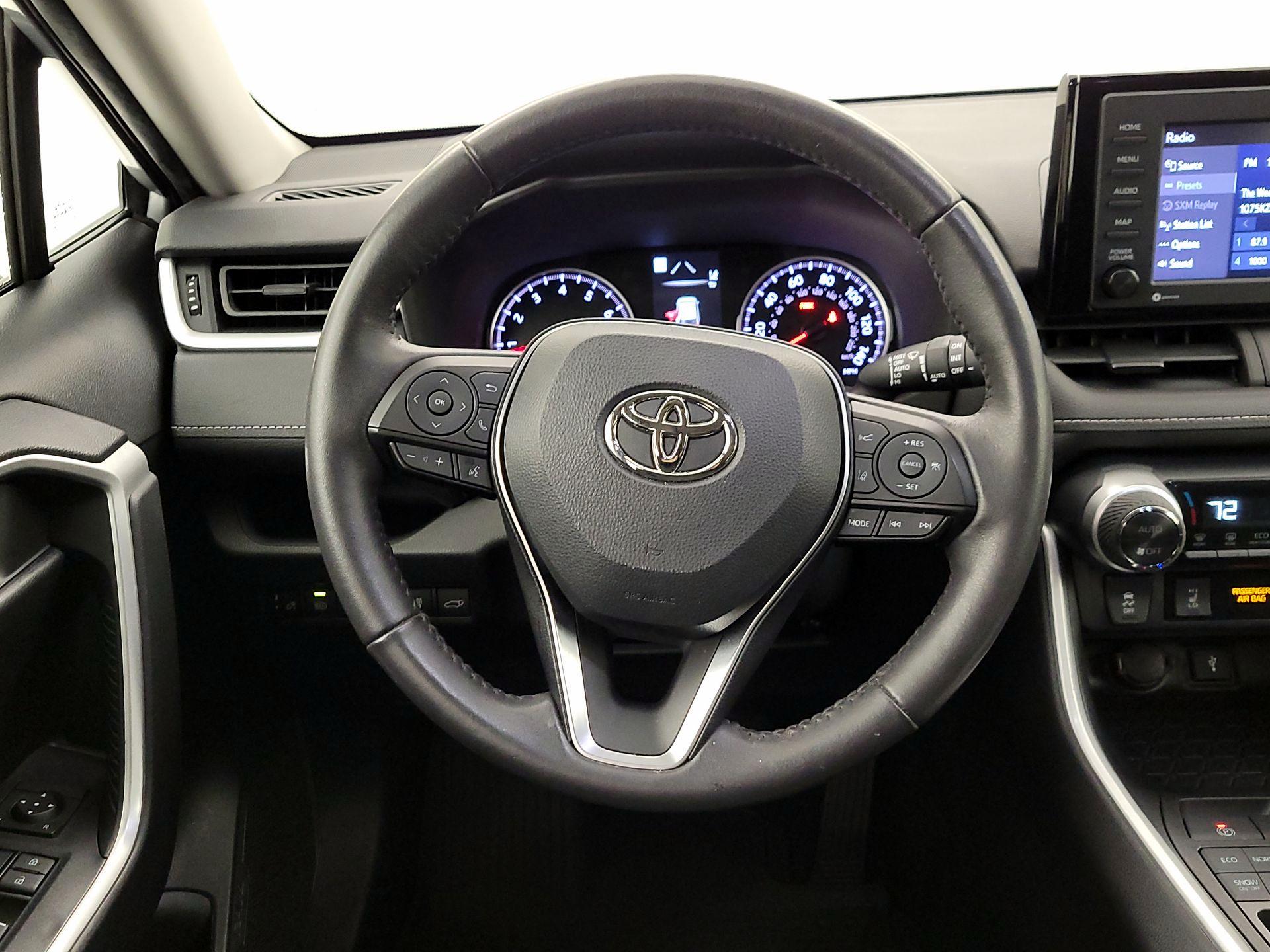 Thumbnail: 2022 Toyota RAV4 - 10