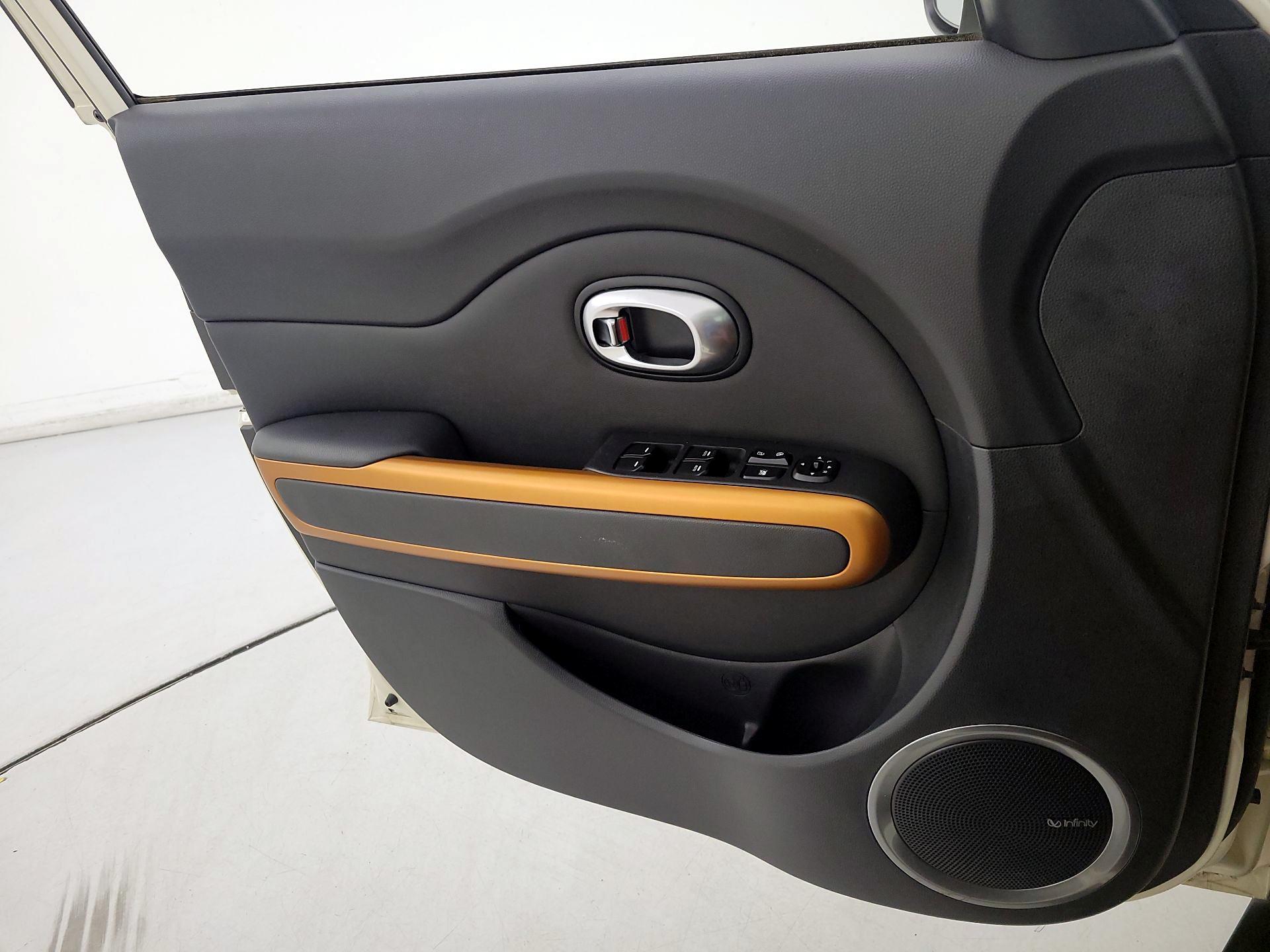 Thumbnail: 2016 Kia Soul - 12