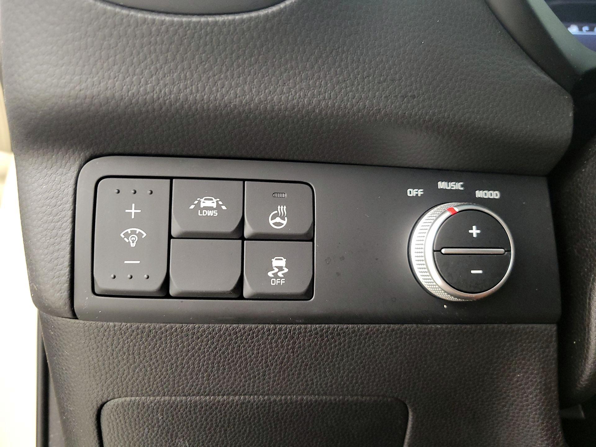 Thumbnail: 2016 Kia Soul - 13