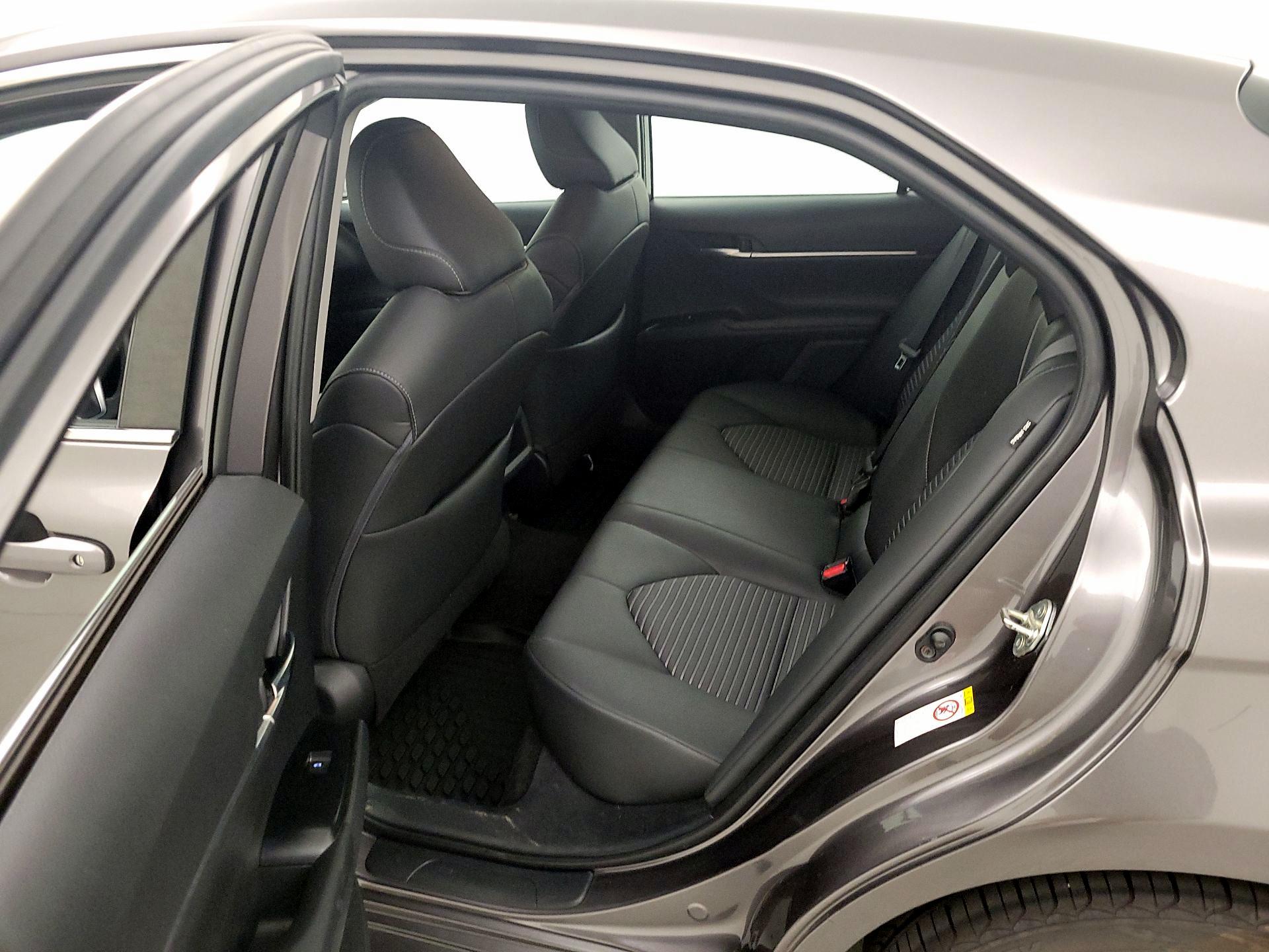 Thumbnail: 2018 Toyota Camry - 19