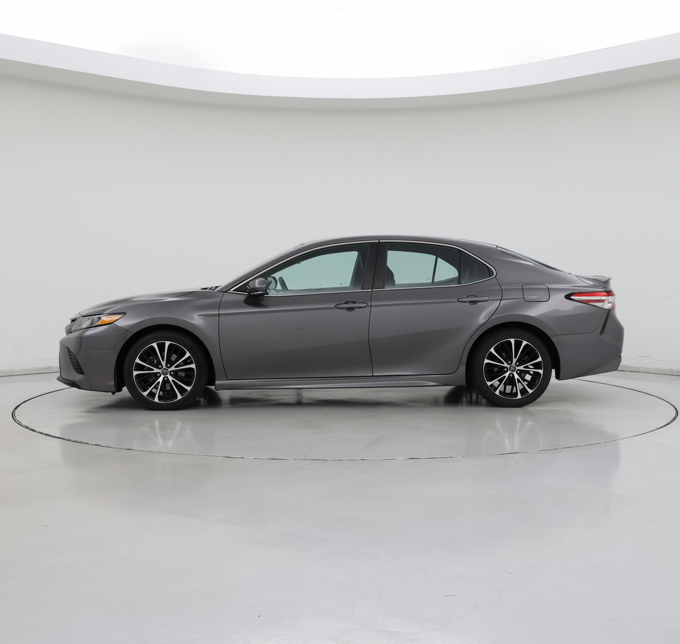 Thumbnail: 2018 Toyota Camry - 3
