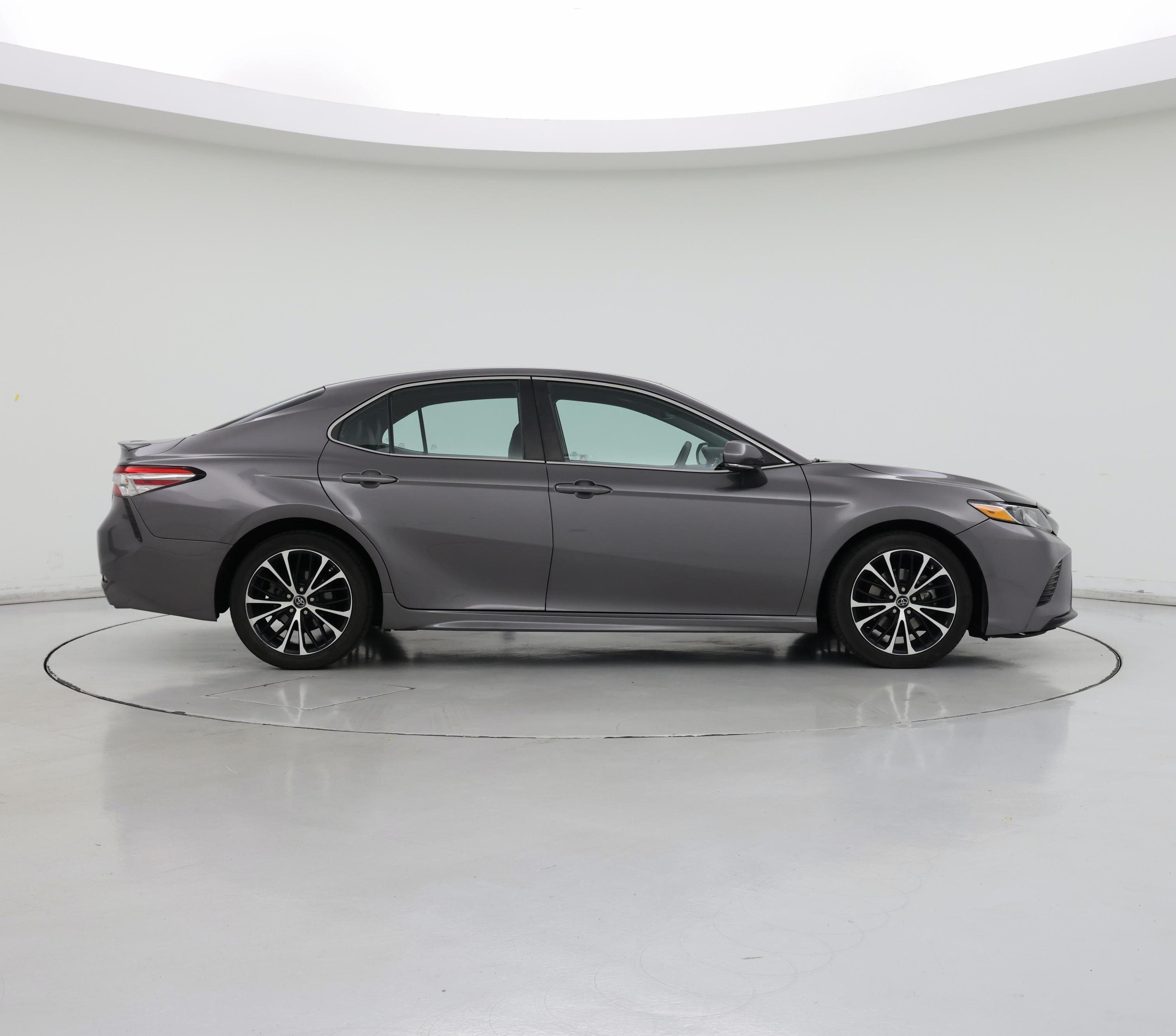 Thumbnail: 2018 Toyota Camry - 7