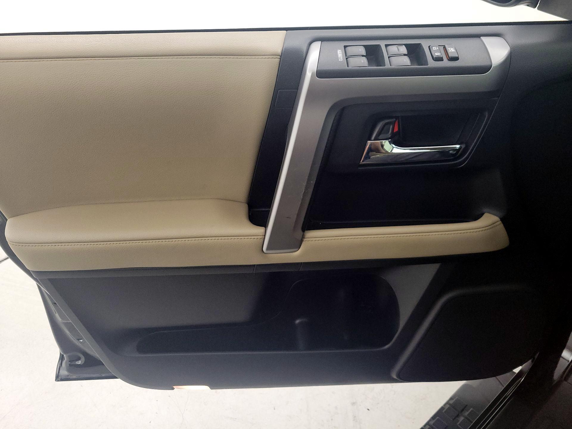 Thumbnail: 2021 Toyota 4Runner - 12