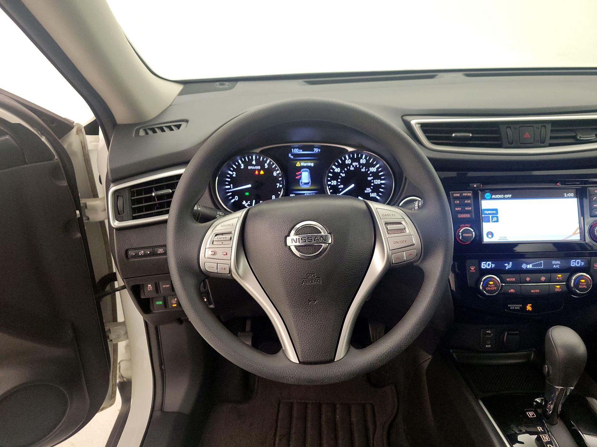 Thumbnail: 2015 Nissan Rogue - 10