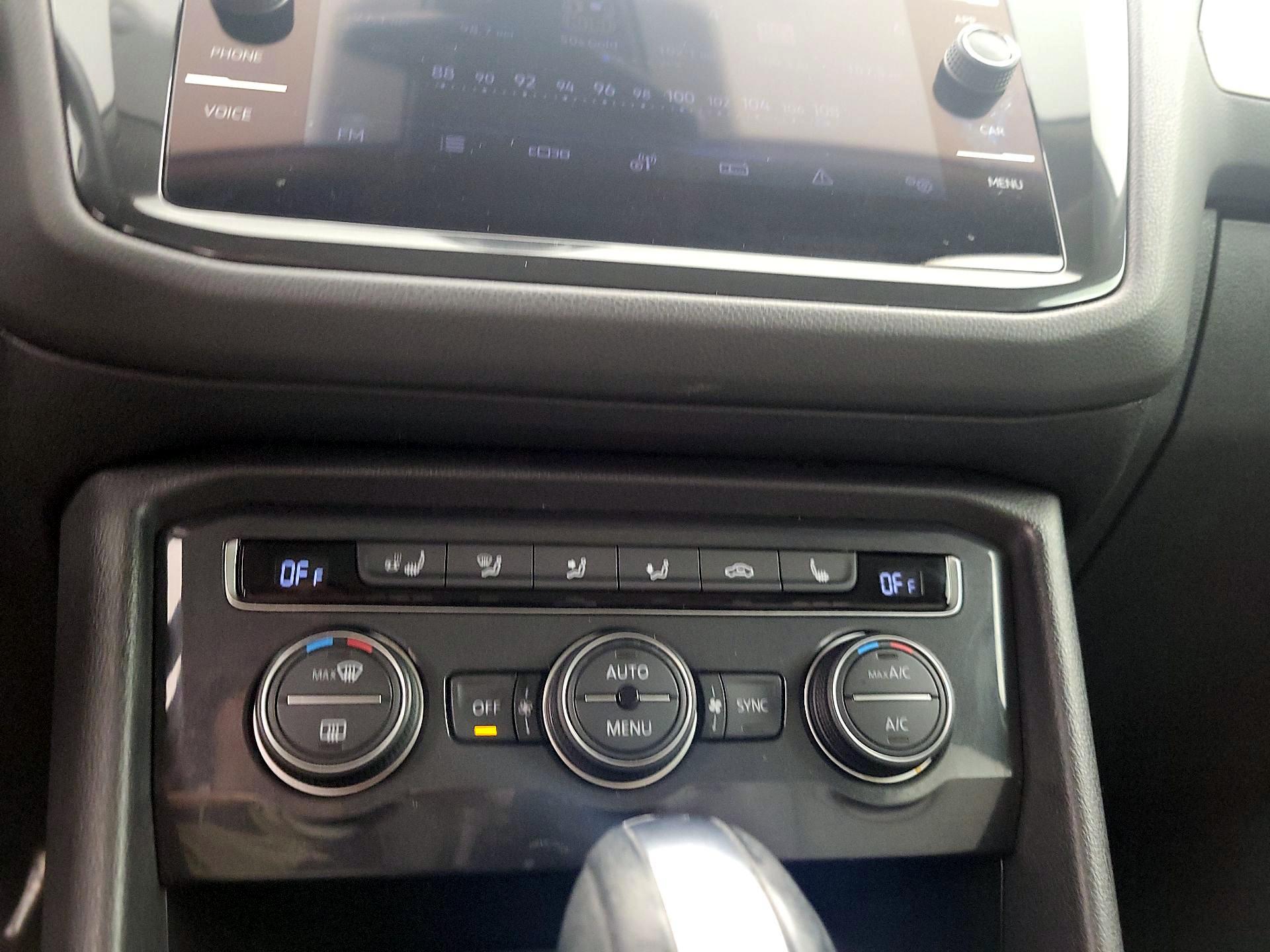 Thumbnail: 2021 Volkswagen Tiguan - 17