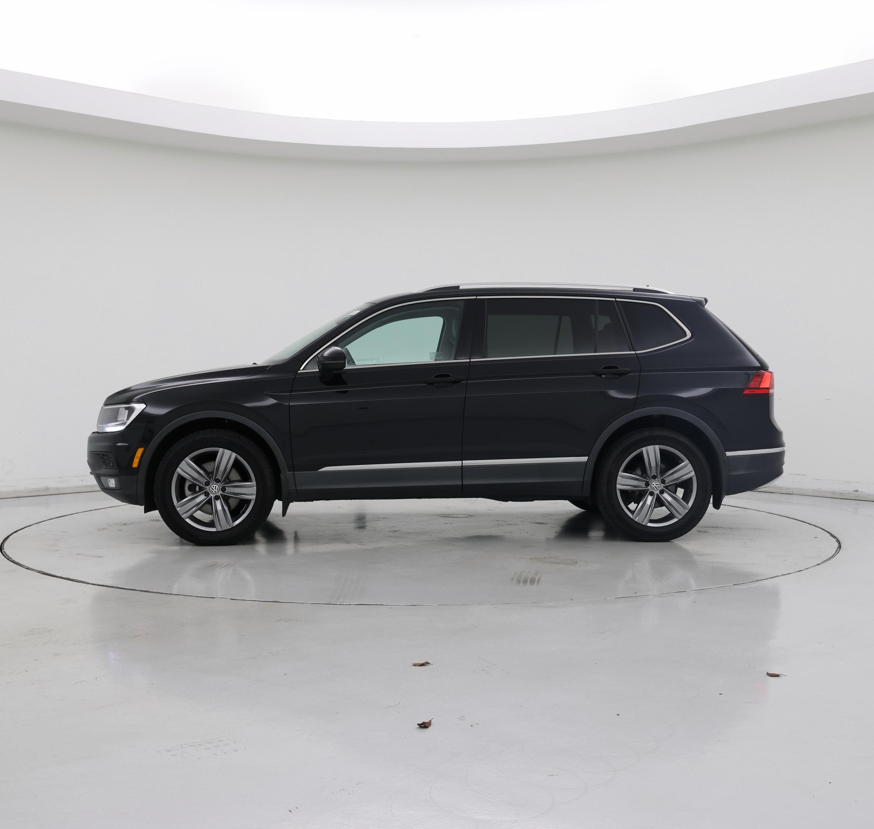 Thumbnail: 2021 Volkswagen Tiguan - 3