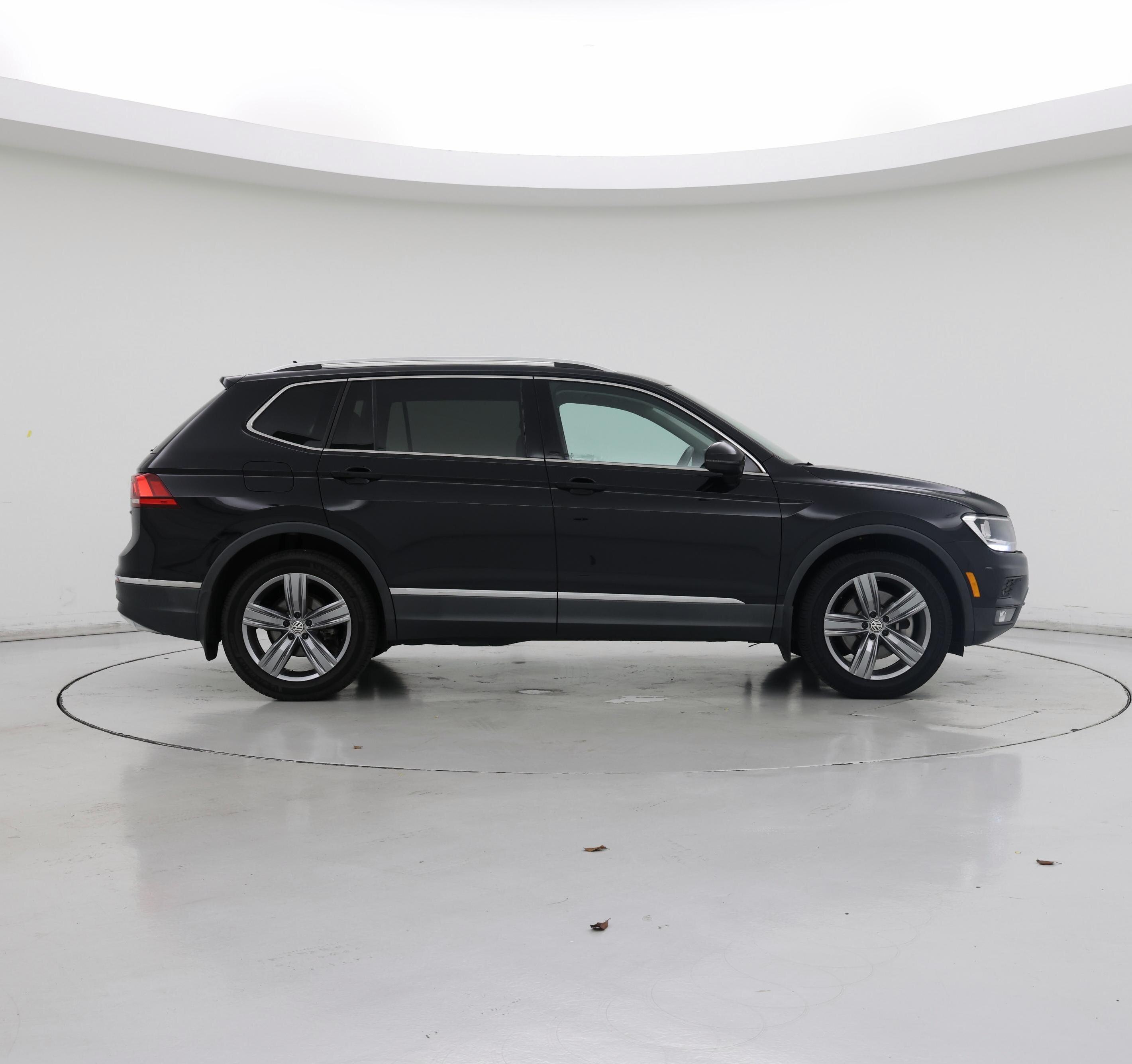Thumbnail: 2021 Volkswagen Tiguan - 7