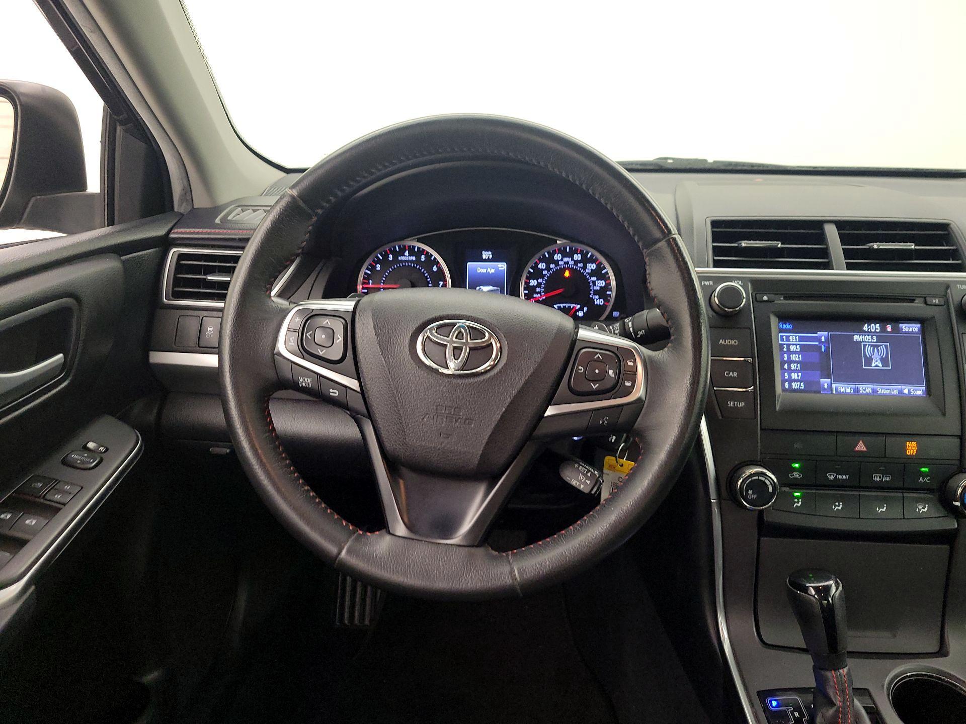 Thumbnail: 2015 Toyota Camry - 10