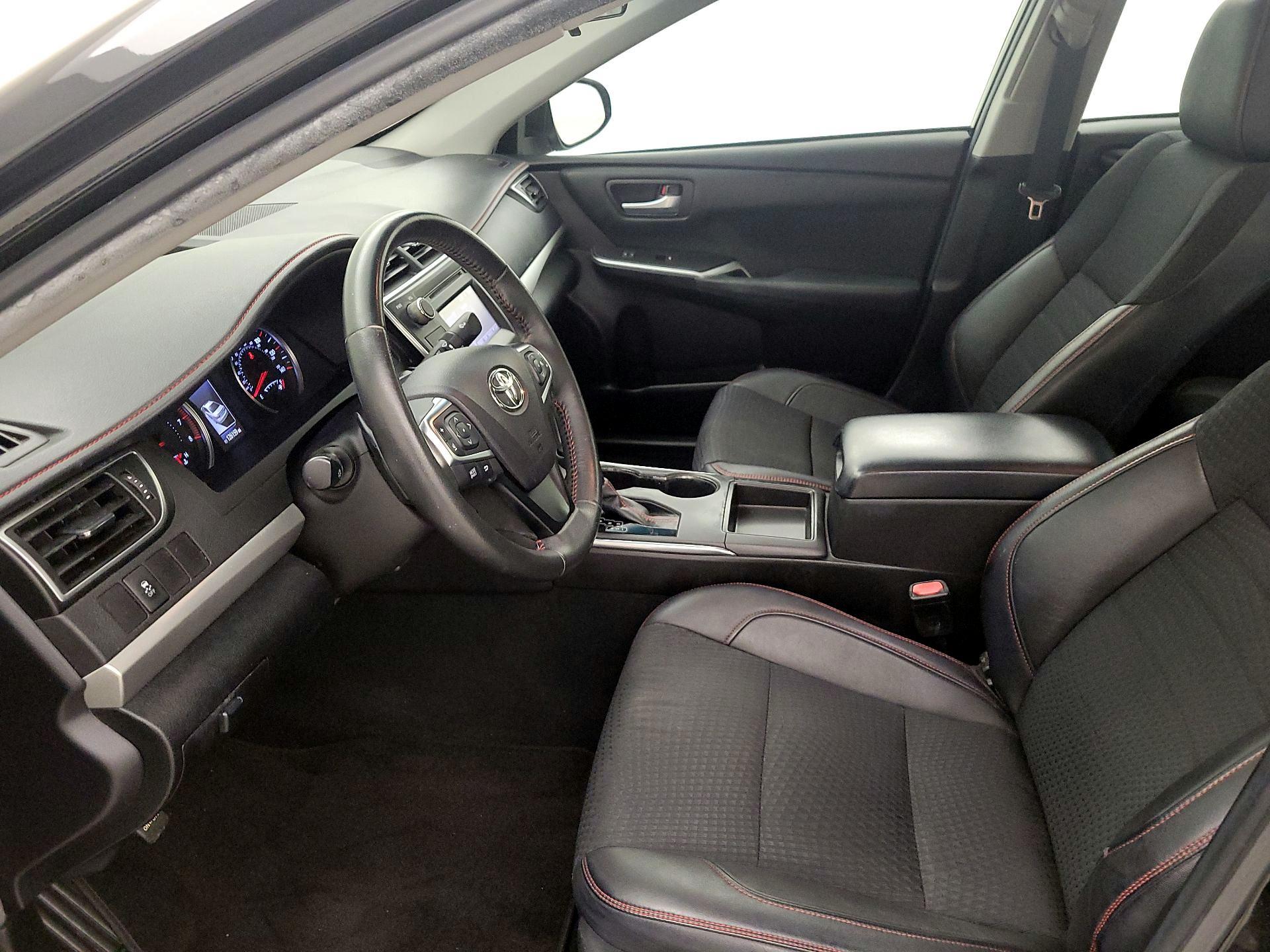 Thumbnail: 2015 Toyota Camry - 11