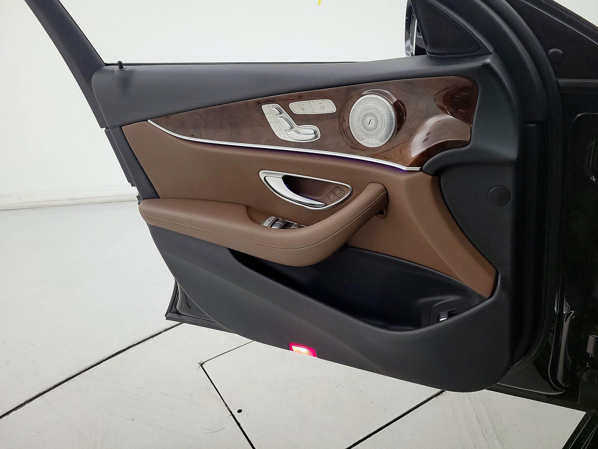 Thumbnail: 2017 Mercedes-Benz E-Class - 12