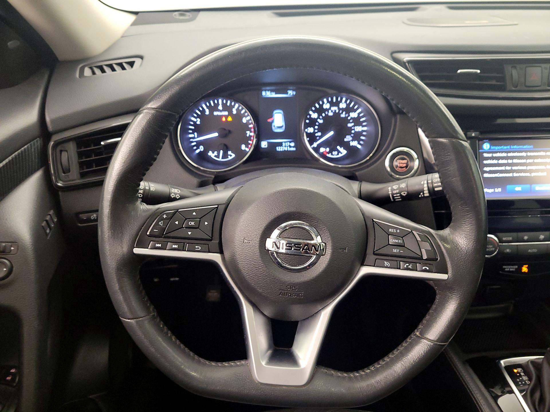 Thumbnail: 2017 Nissan Rogue - 10