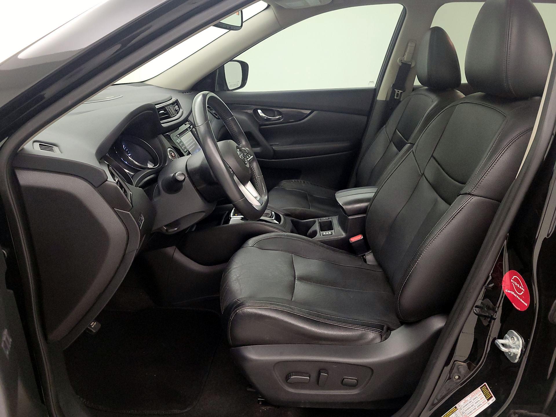 Thumbnail: 2017 Nissan Rogue - 11