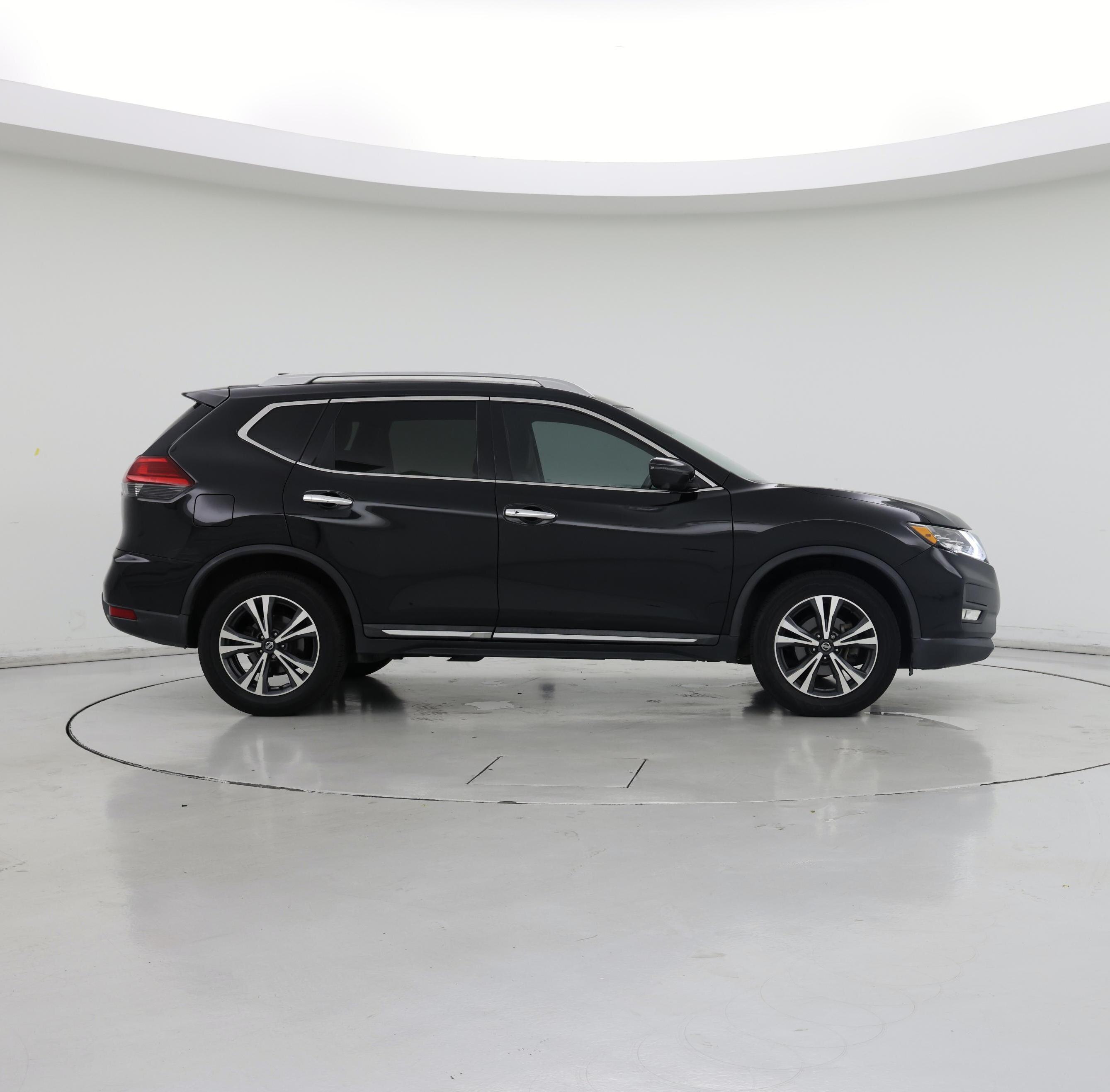 Thumbnail: 2017 Nissan Rogue - 7