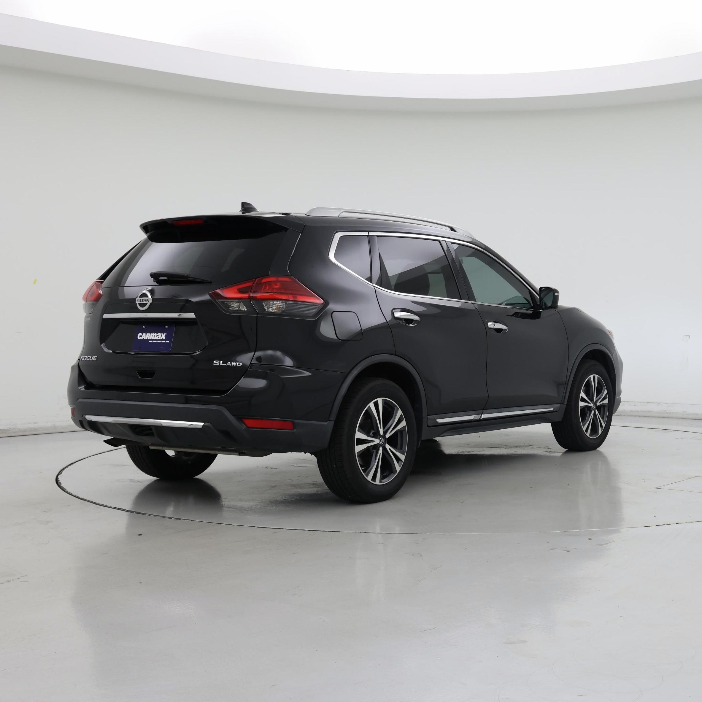 Thumbnail: 2017 Nissan Rogue - 8