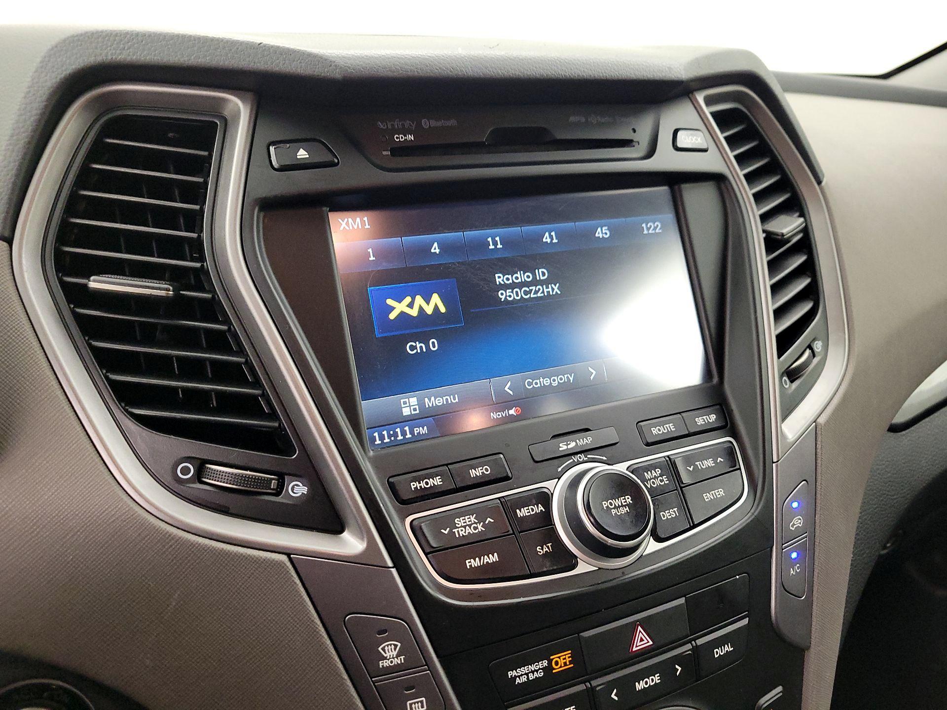 Thumbnail: 2014 Hyundai Santa Fe - 16