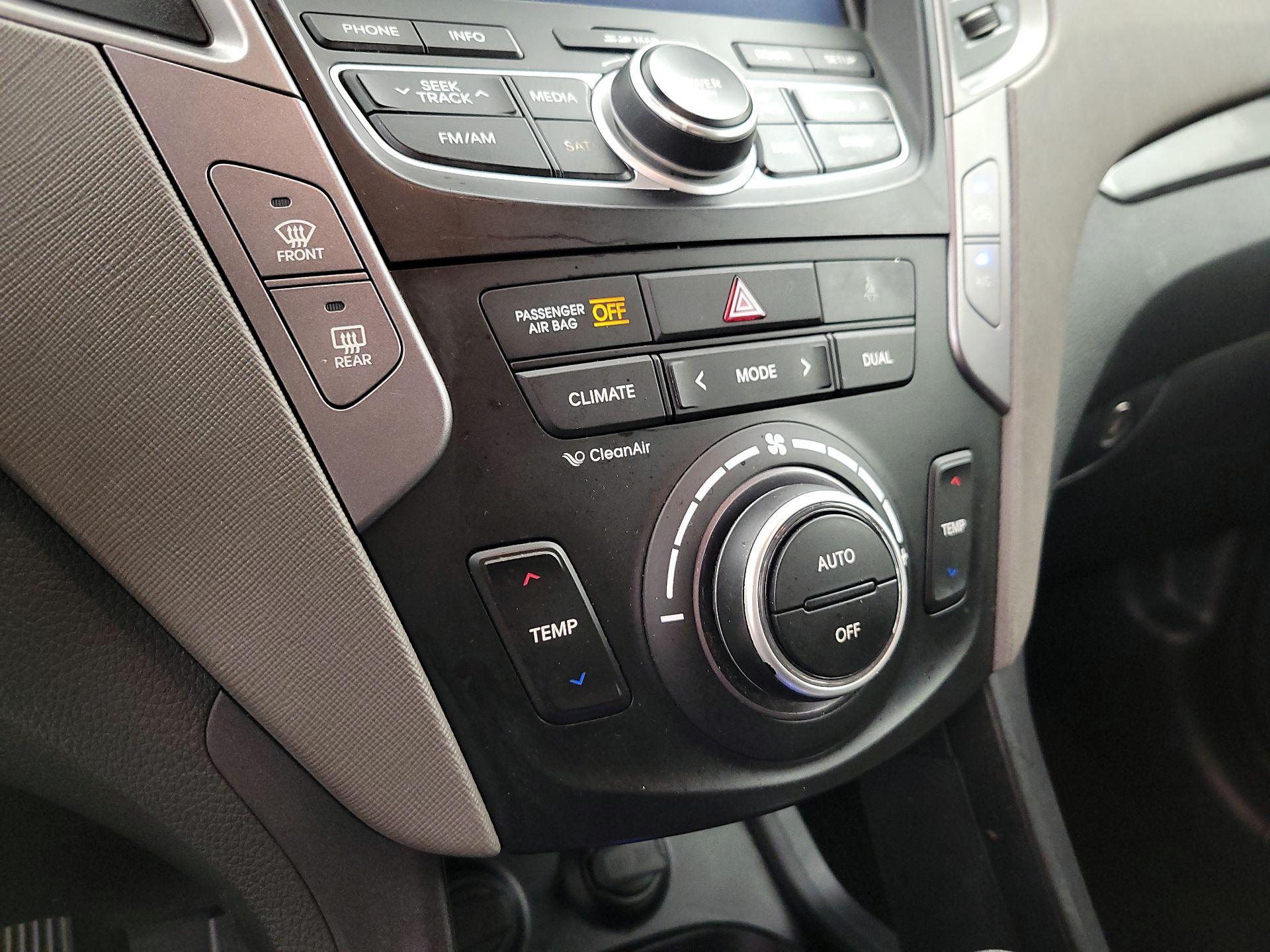 Thumbnail: 2014 Hyundai Santa Fe - 17